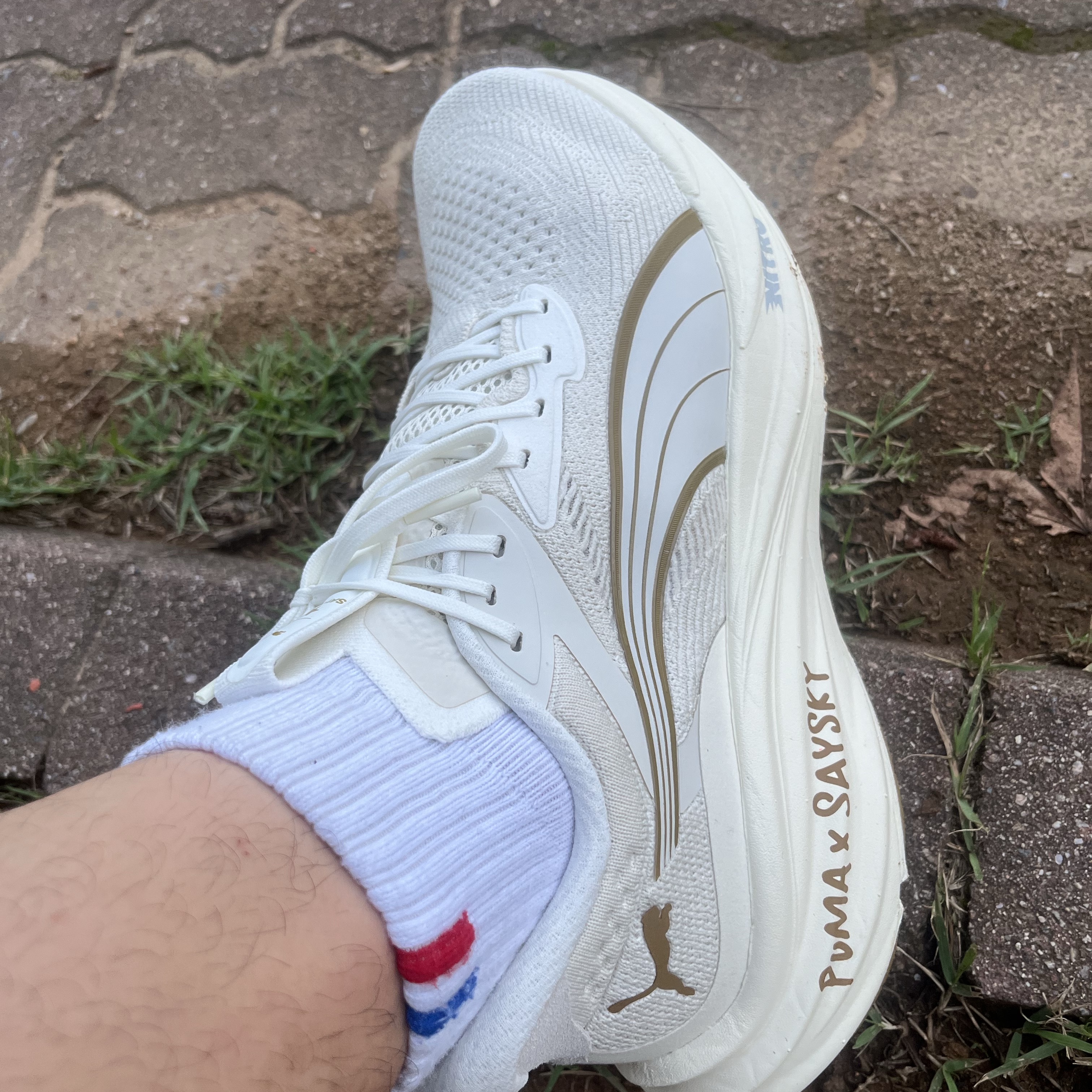 Puma x SAYSKY Magnify Nitro 3 Warm White Honey Butter 착용 스타일 - 2