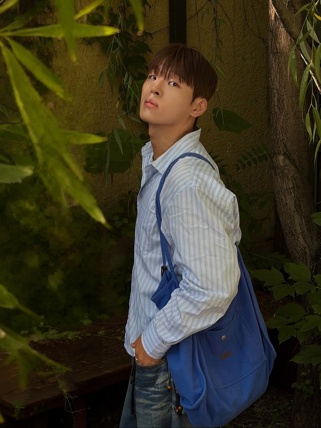 Knitted Stripe Crop Shirts Blue, Knitted Stripe Crop Shirts Sky Blue 착용 스타일 - 2