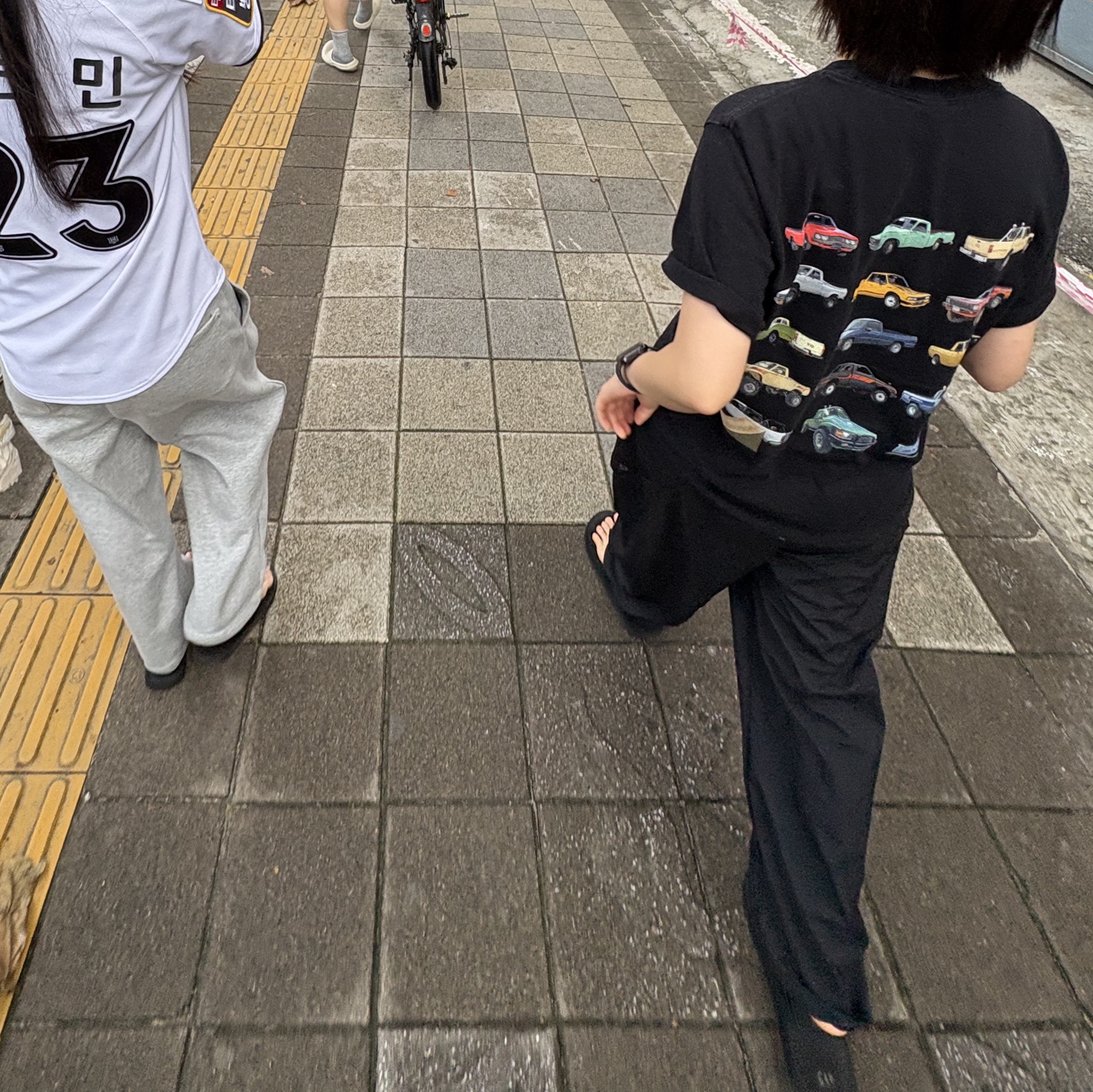 Stussy Pickup T-Shirt Black 착용 스타일