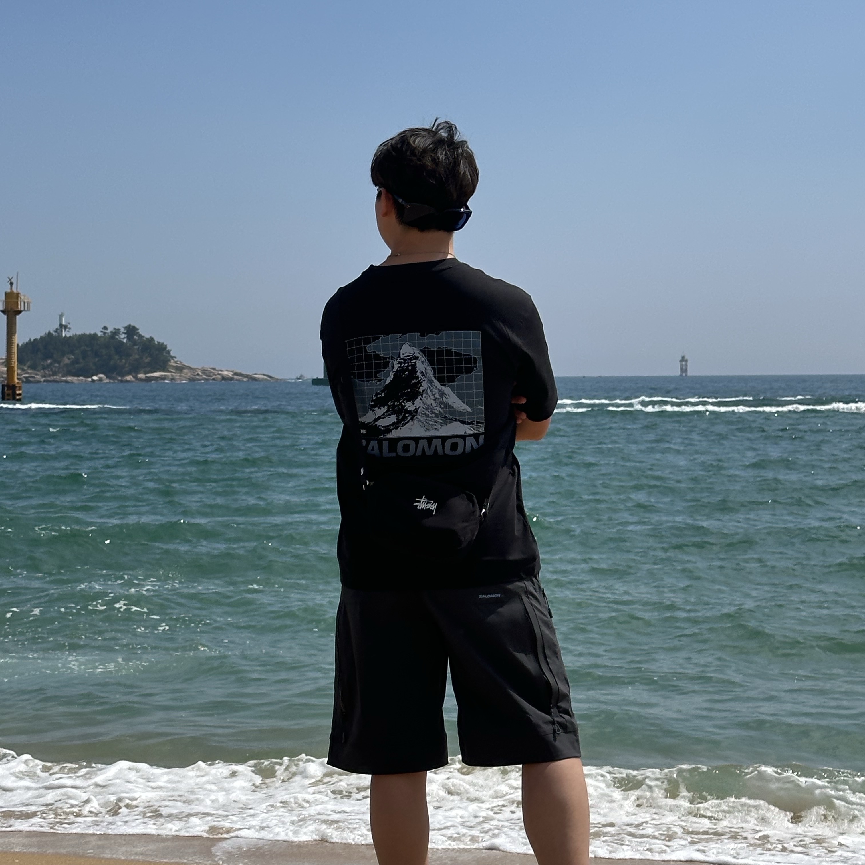 Salomon Nova Slate 11 Shorts Navy Black, Stussy Canvas Pouch Black 착용 스타일 - 2
