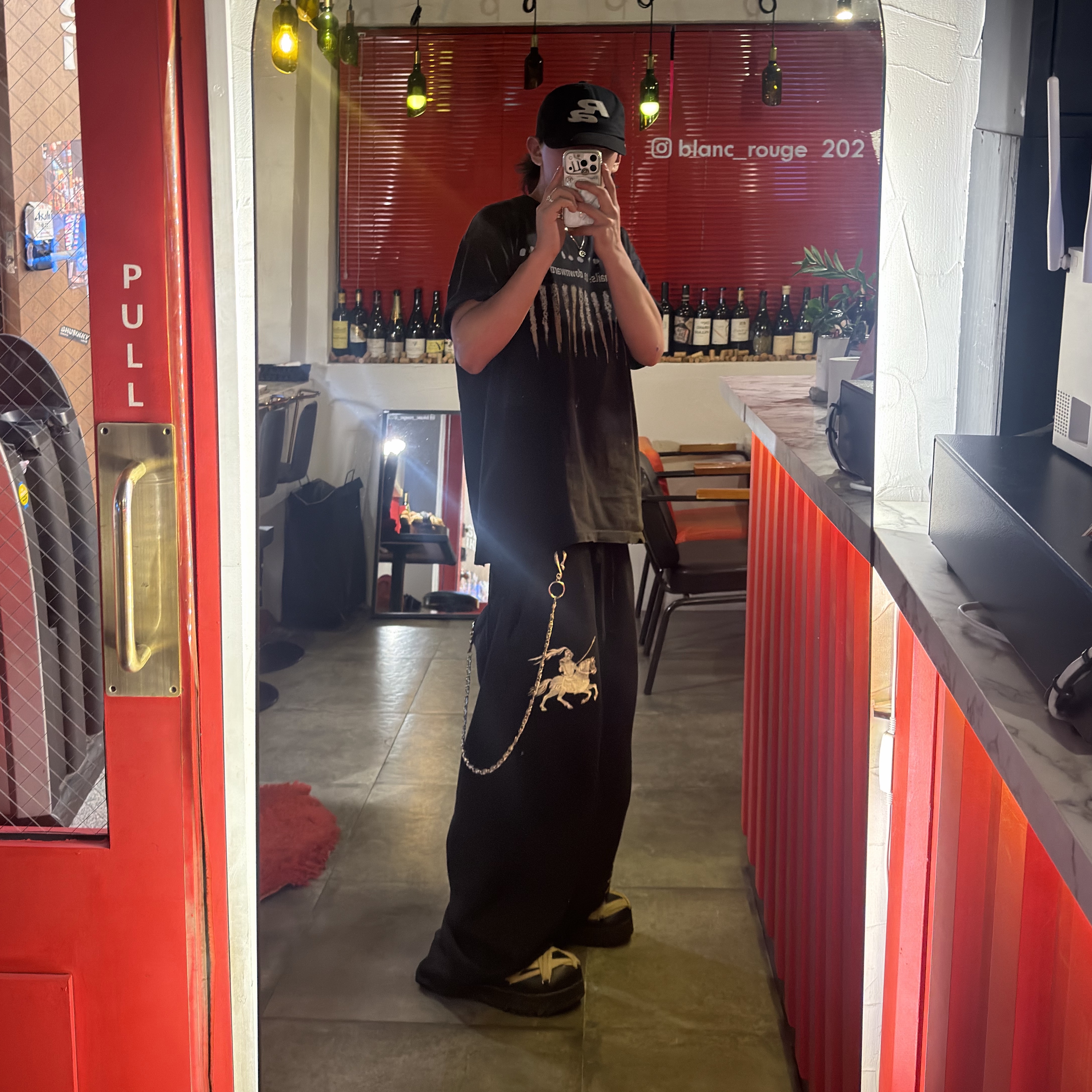 tornortied F.A.F Sweat Bermuda Pants
Black 착용 스타일 - 1