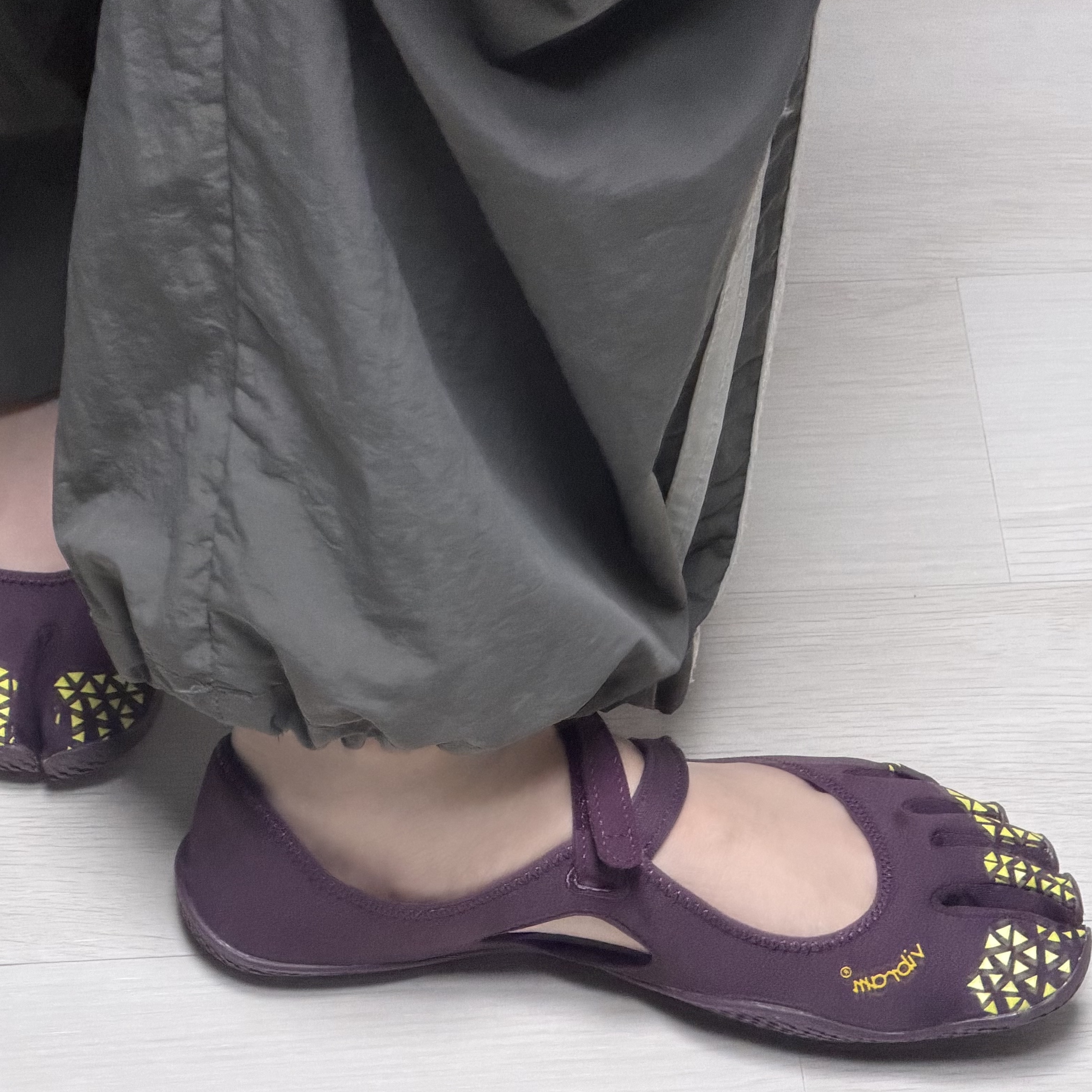 (W) Vibram Fivefingers V-Soul Fig A.Green 착용 스타일 - 2