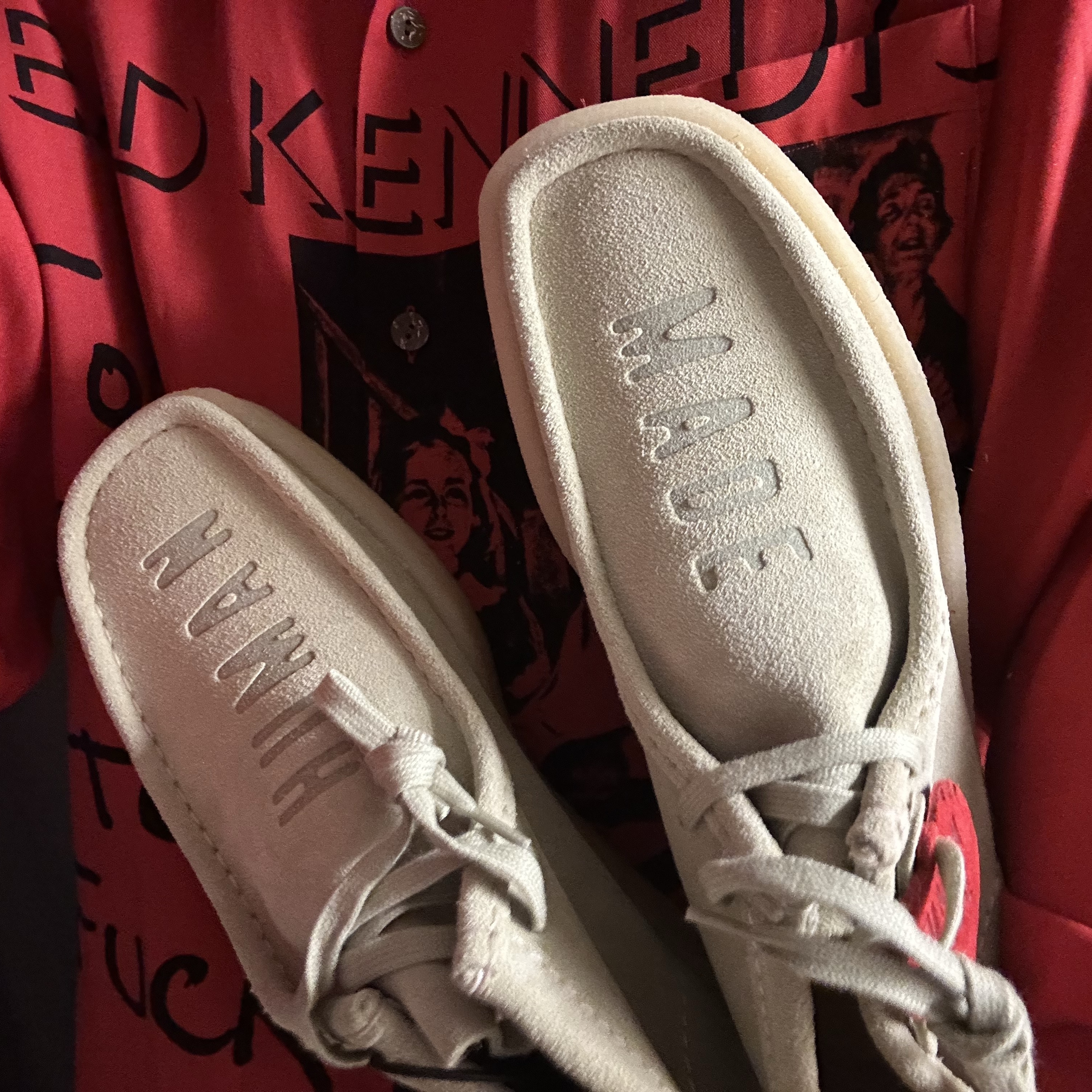 Clarks x Human Made Wallabee Made Beige 착용 스타일 - 3