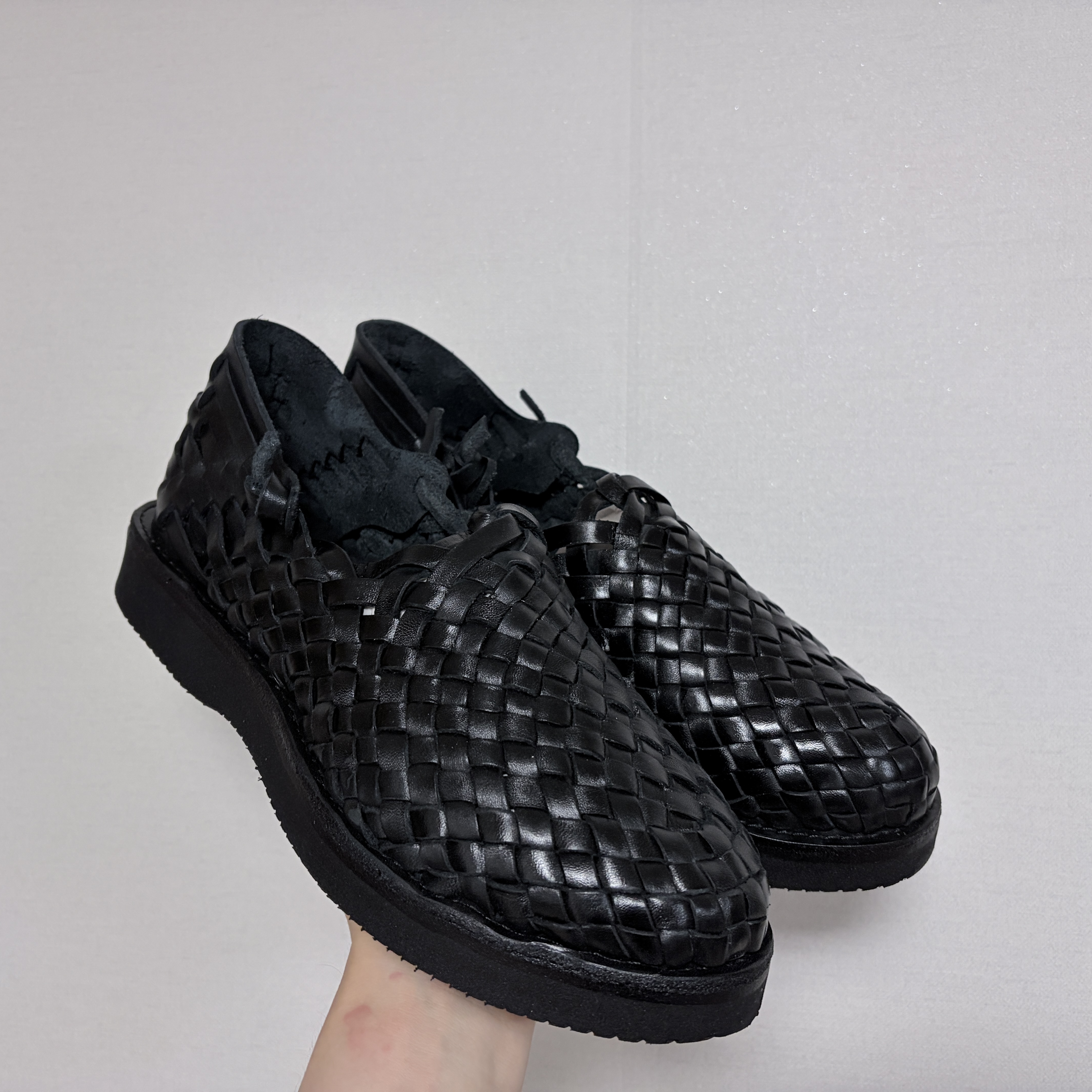 Supreme x Yuketen Leo Sandal Black - 26SS 착용 스타일 - 2