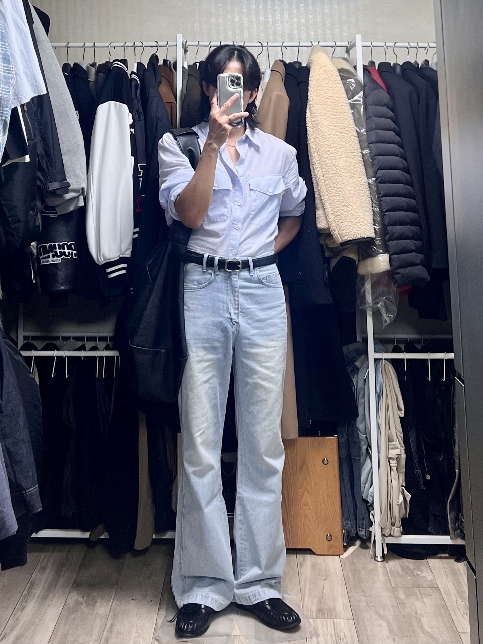 Waviness Horizon Stripe Shirts Blue 착용 스타일