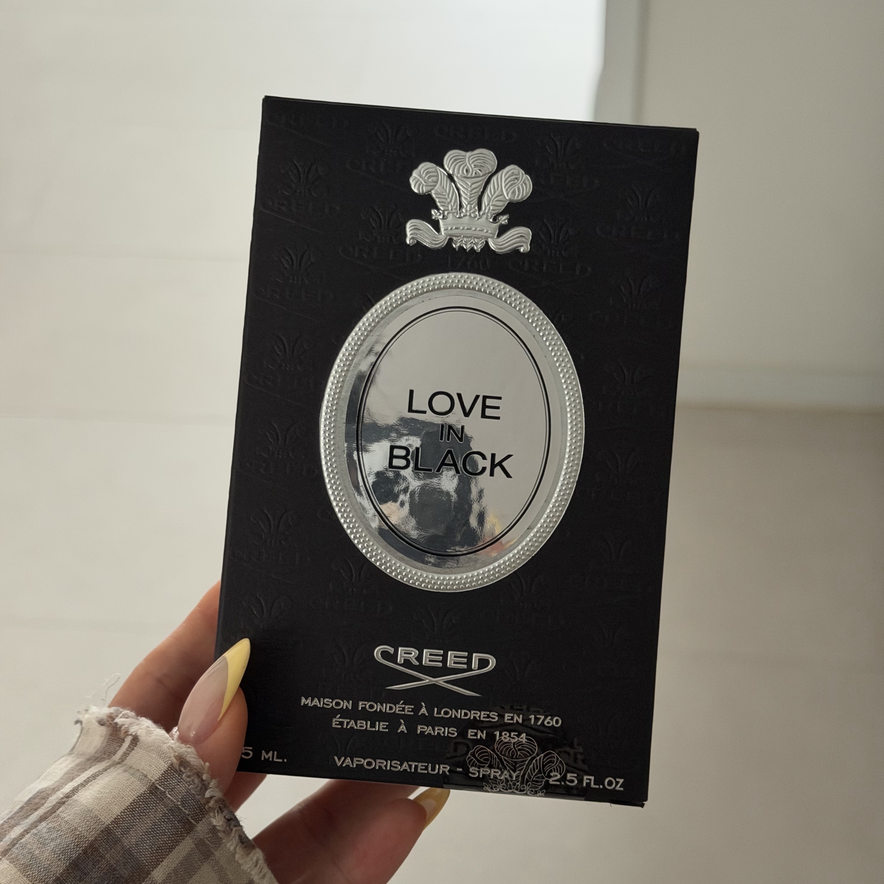 Creed Love In Black Eau De Parfum 75ml 착용 스타일 - 2