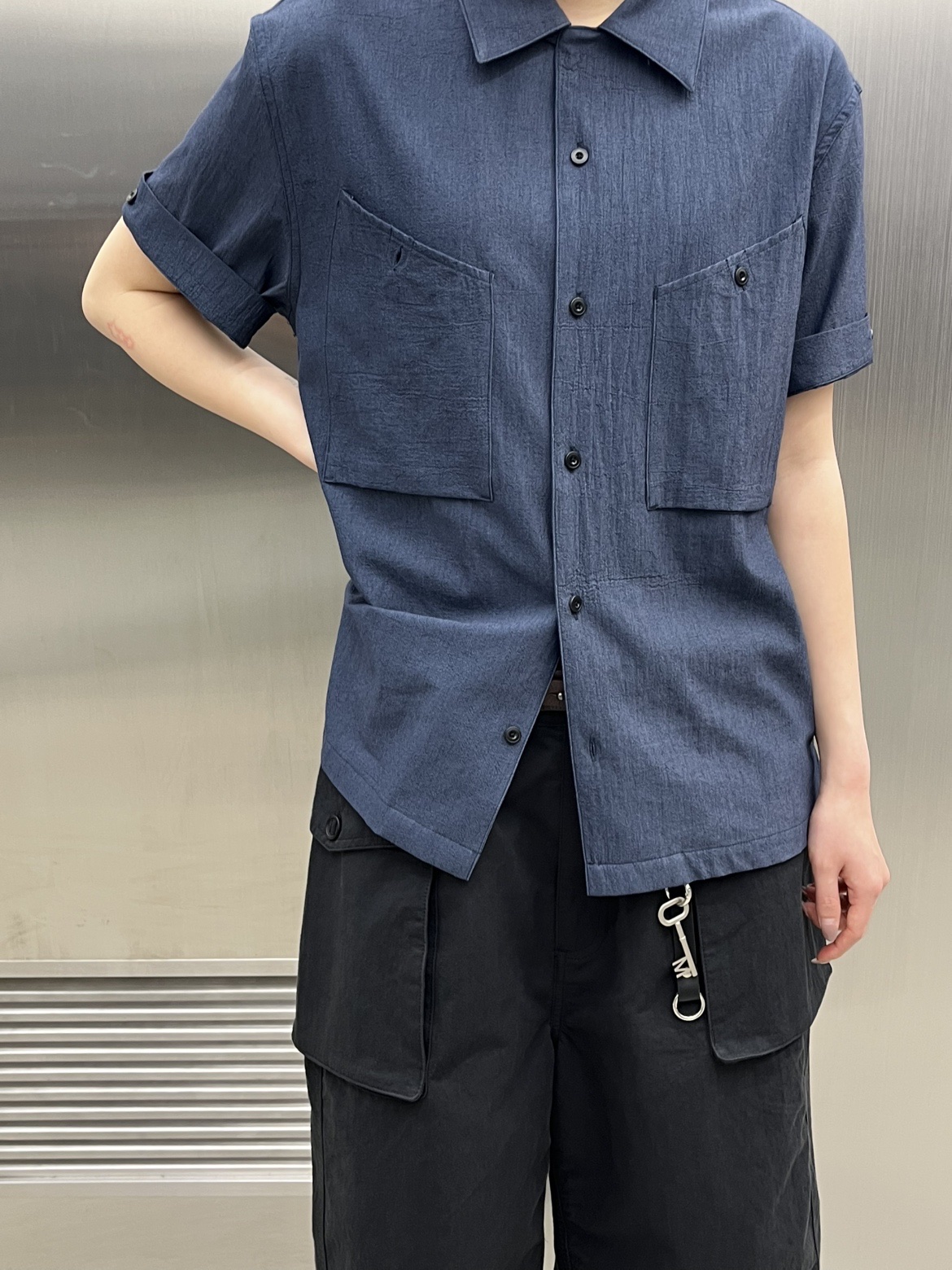 Millo Archive Texture Brushed Roll Up Half Shirt Smoke Blue, Millo Archive Texture Brushed Roll Up Half Shirt Ash Brown 착용 스타일 - 3