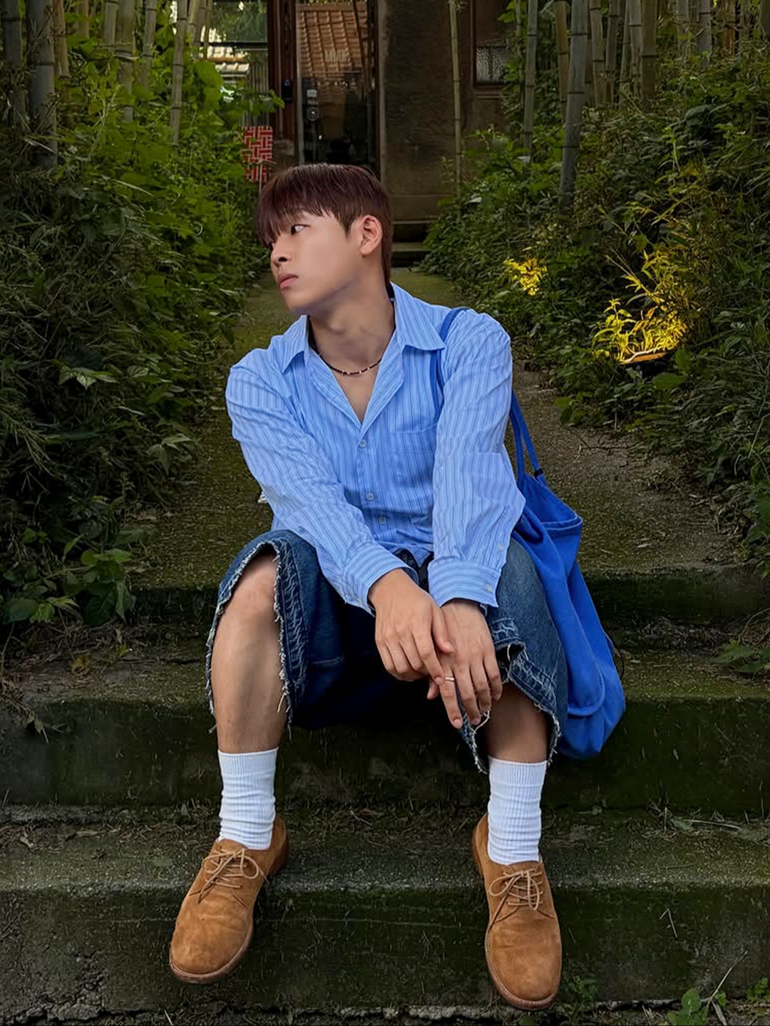 Knitted Stripe Crop Shirts Blue, Knitted Stripe Crop Shirts Sky Blue 착용 스타일 - 1