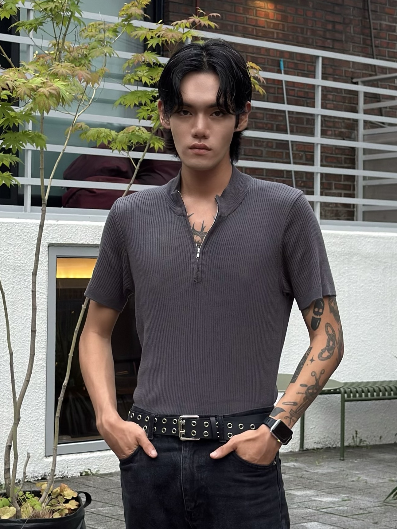 PHOS333 M Slim Fit Half Zip Knit Charcoal 착용 스타일 - 1