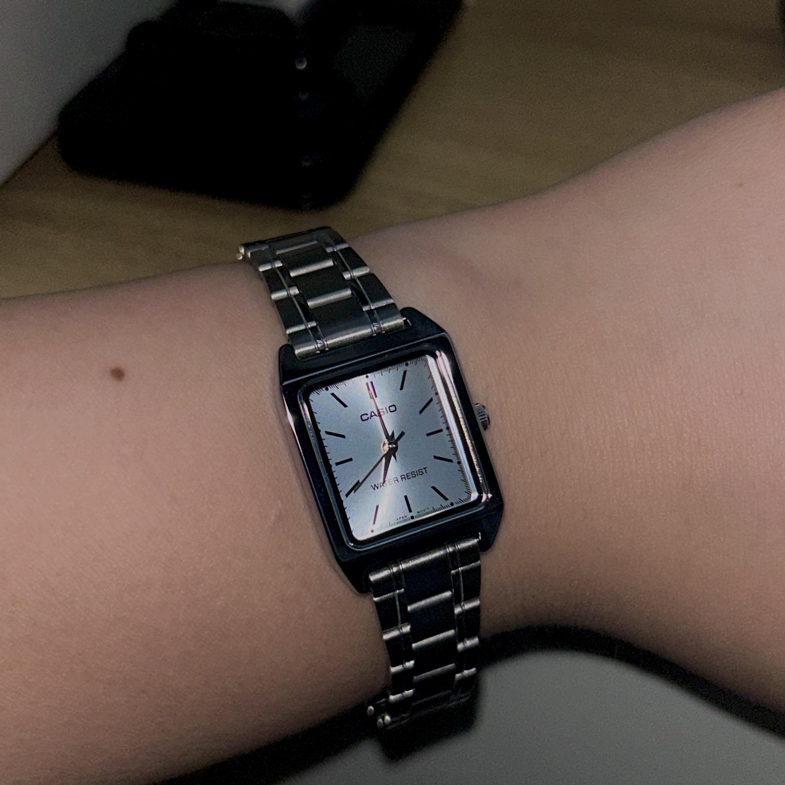 Casio LTP-V007D-2E 착용 스타일 - 2