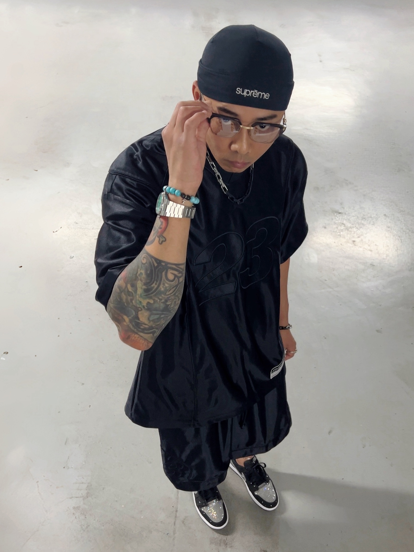 Supreme Base Layer Beanie Black - 26SS, Supreme x Jordan Warm Up Jersey Black - 24FW 착용 스타일