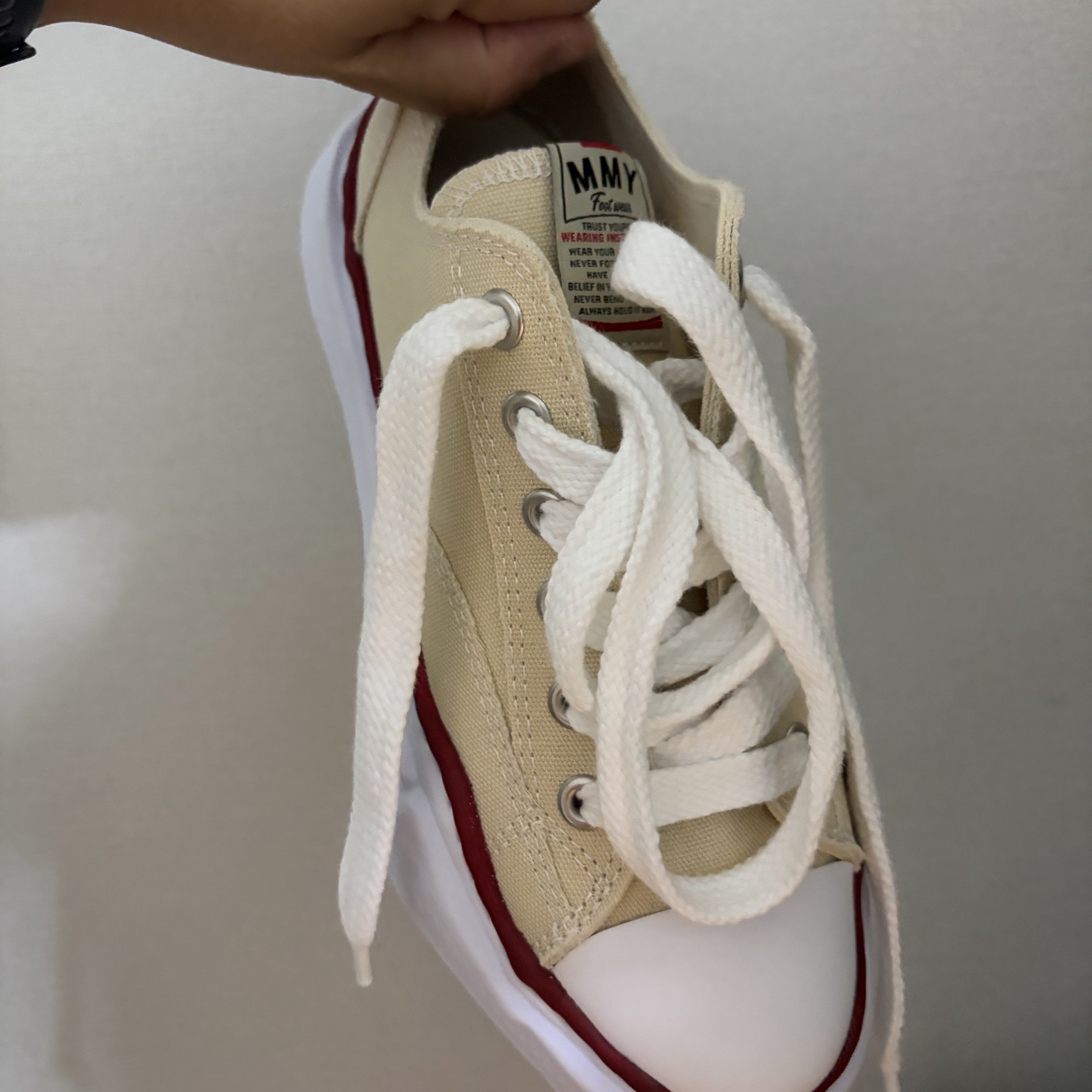 Maison Mihara Yasuhiro Peterson OG Sole Canvas Low-top Sneakers Natural 착용 스타일 - 2