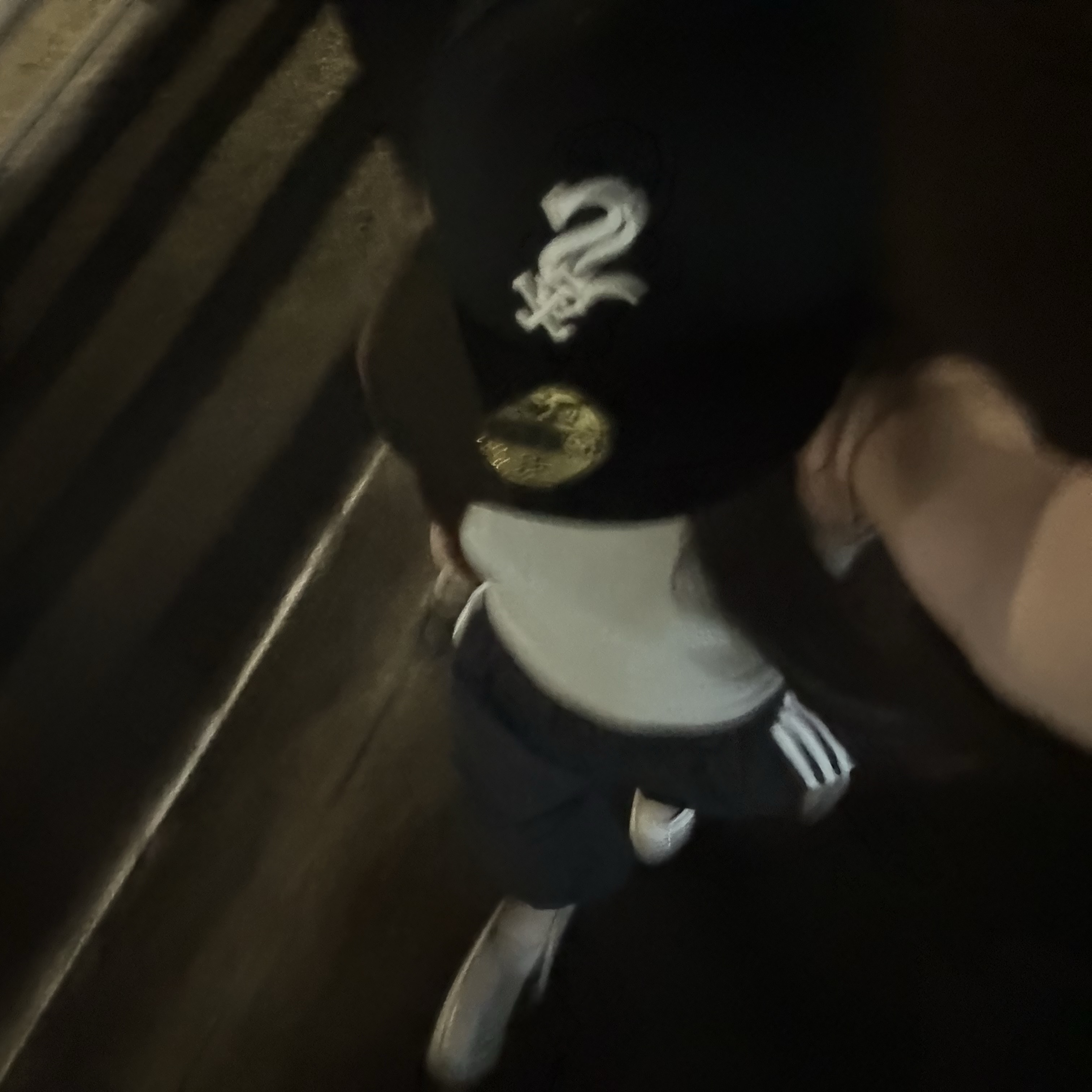 New Era MLB Authentic Chicago White Sox Game Cap Black, Adidas Originals Capri Shorts Black White - KR Sizing 착용 스타일
