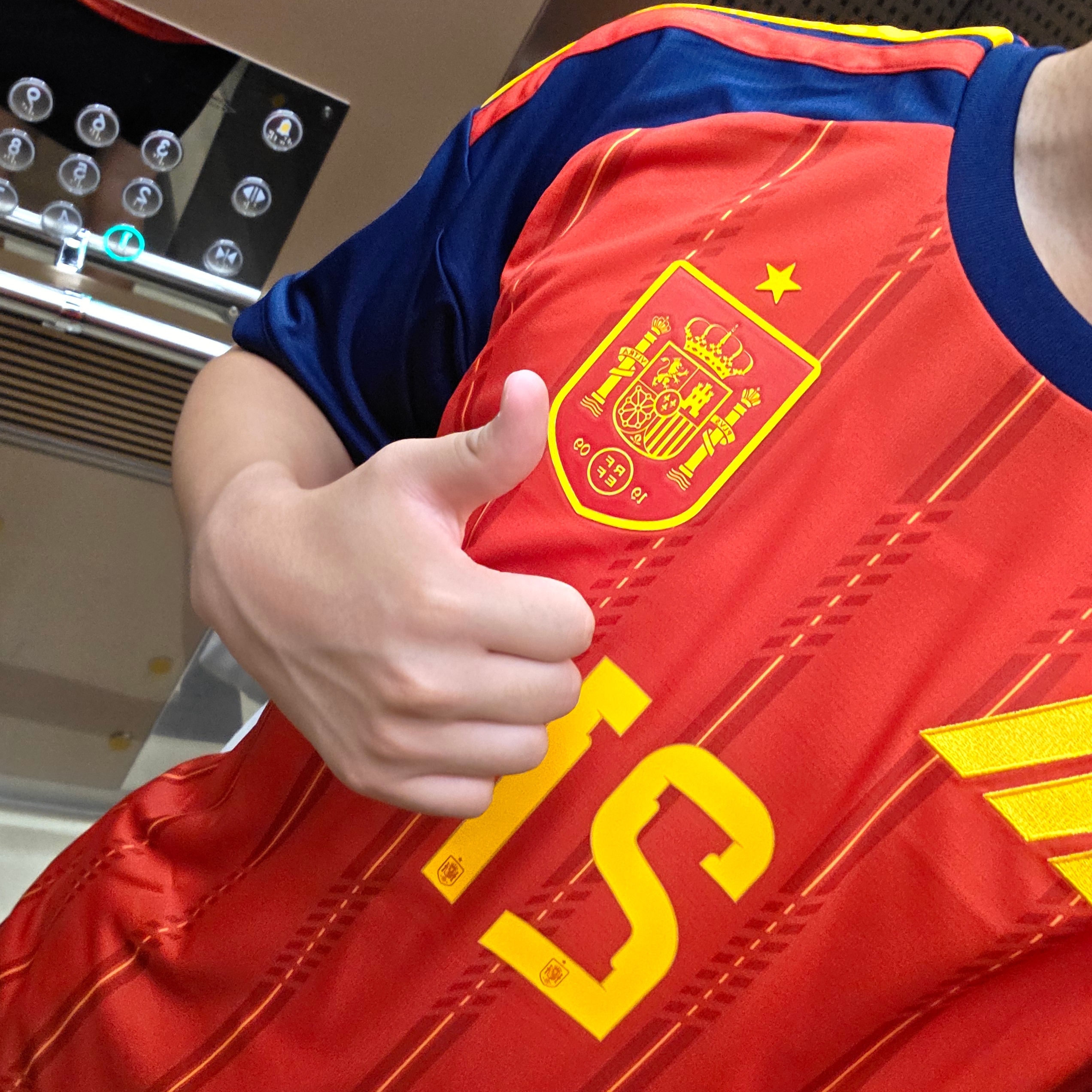 Adidas Spain 2026 Home Jersey Vivid Red - KR Sizing (Non Marking Ver.) 착용 스타일