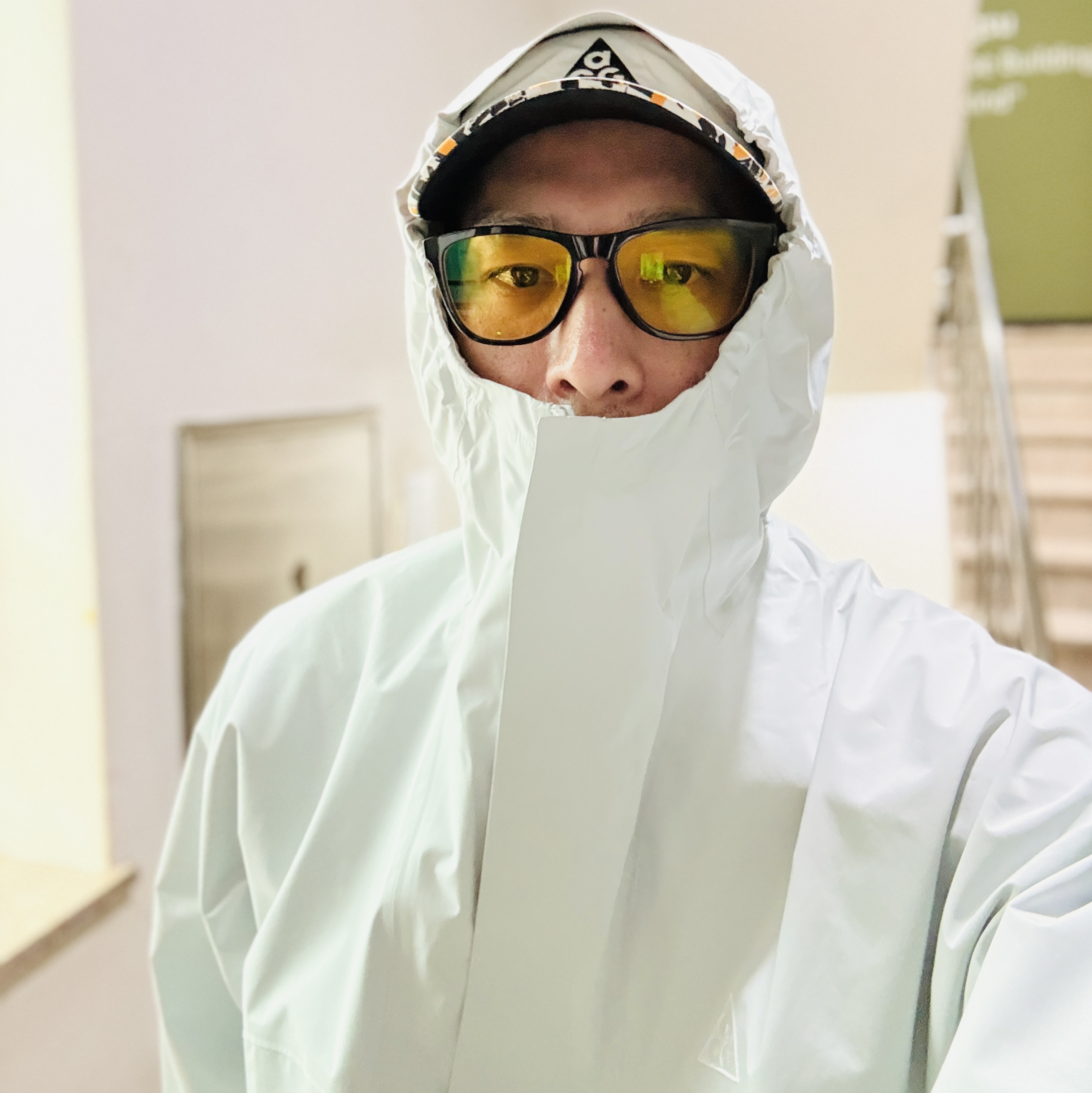 Nike ACG Storm-Fit ADV Cascade Rains Full Zip Jacket Photon Dust - Asia, Oakley Frogskins XL Polished Black Frame Prizm Grey Lenses Low Bridge Fit 착용 스타일