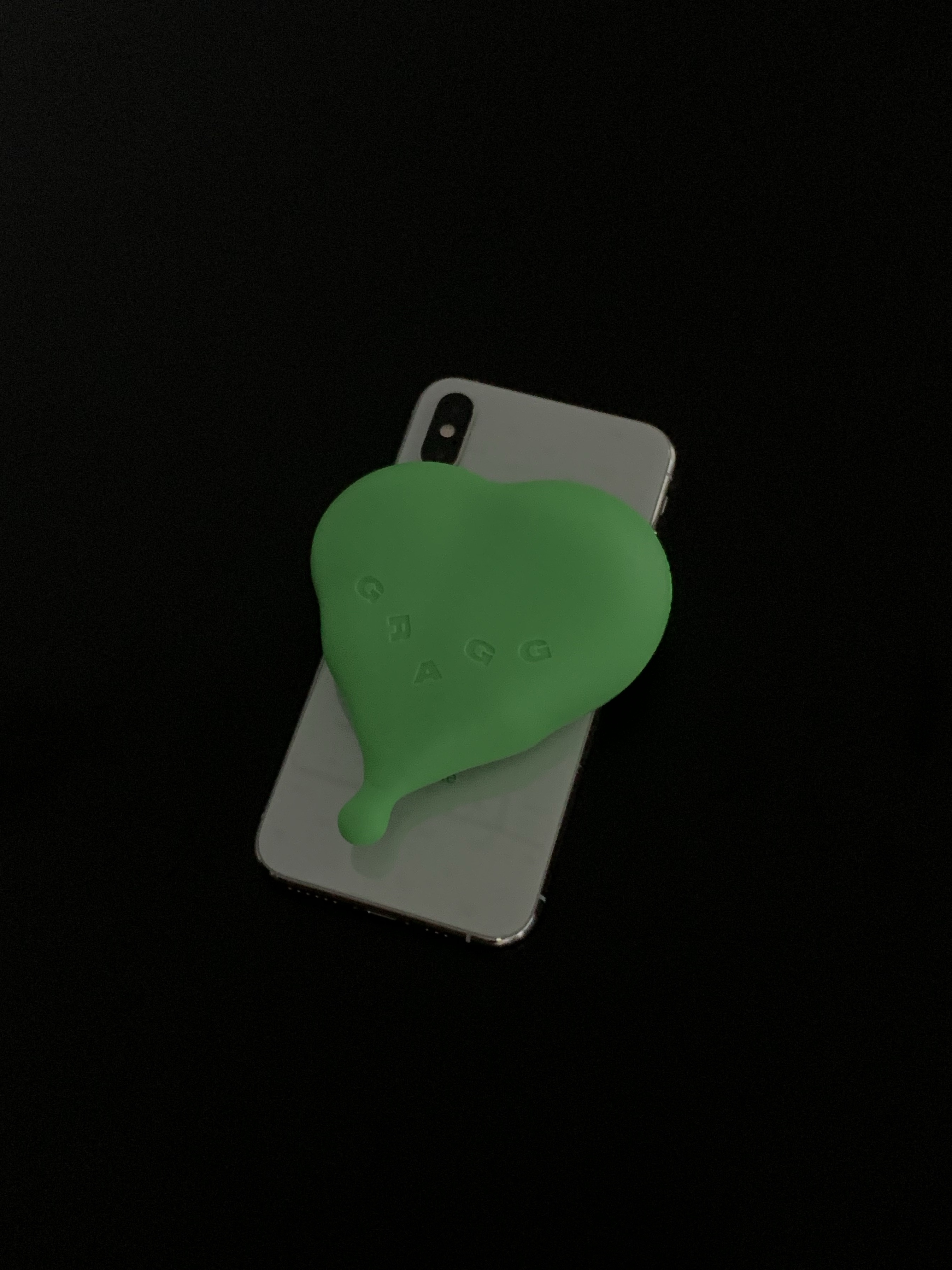 GRAGG MAGSAFE FLOW HEART BATTERY [9 COLOR] 착용 스타일