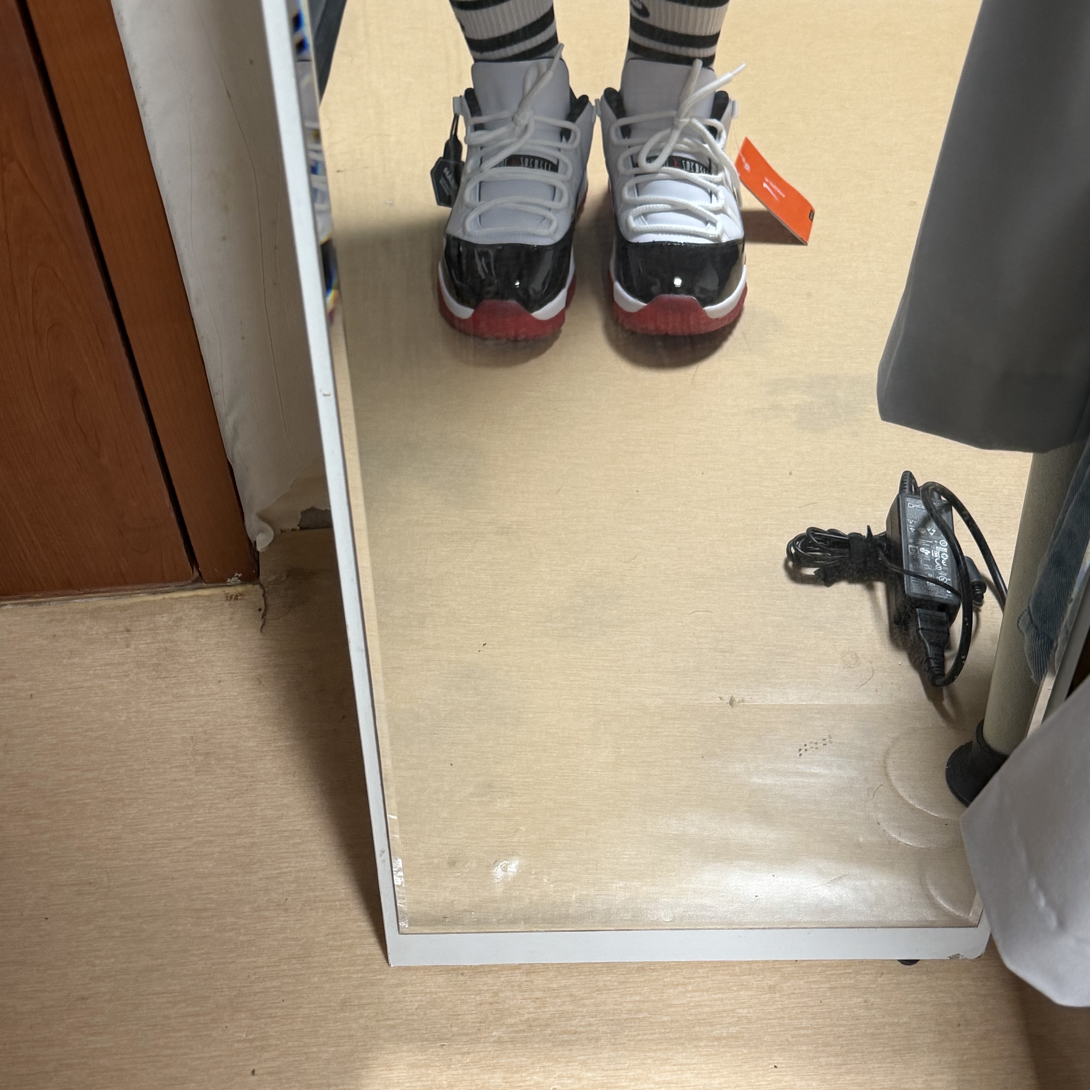 Jordan 11 Retro Low Concord Bred 착용 스타일 - 3