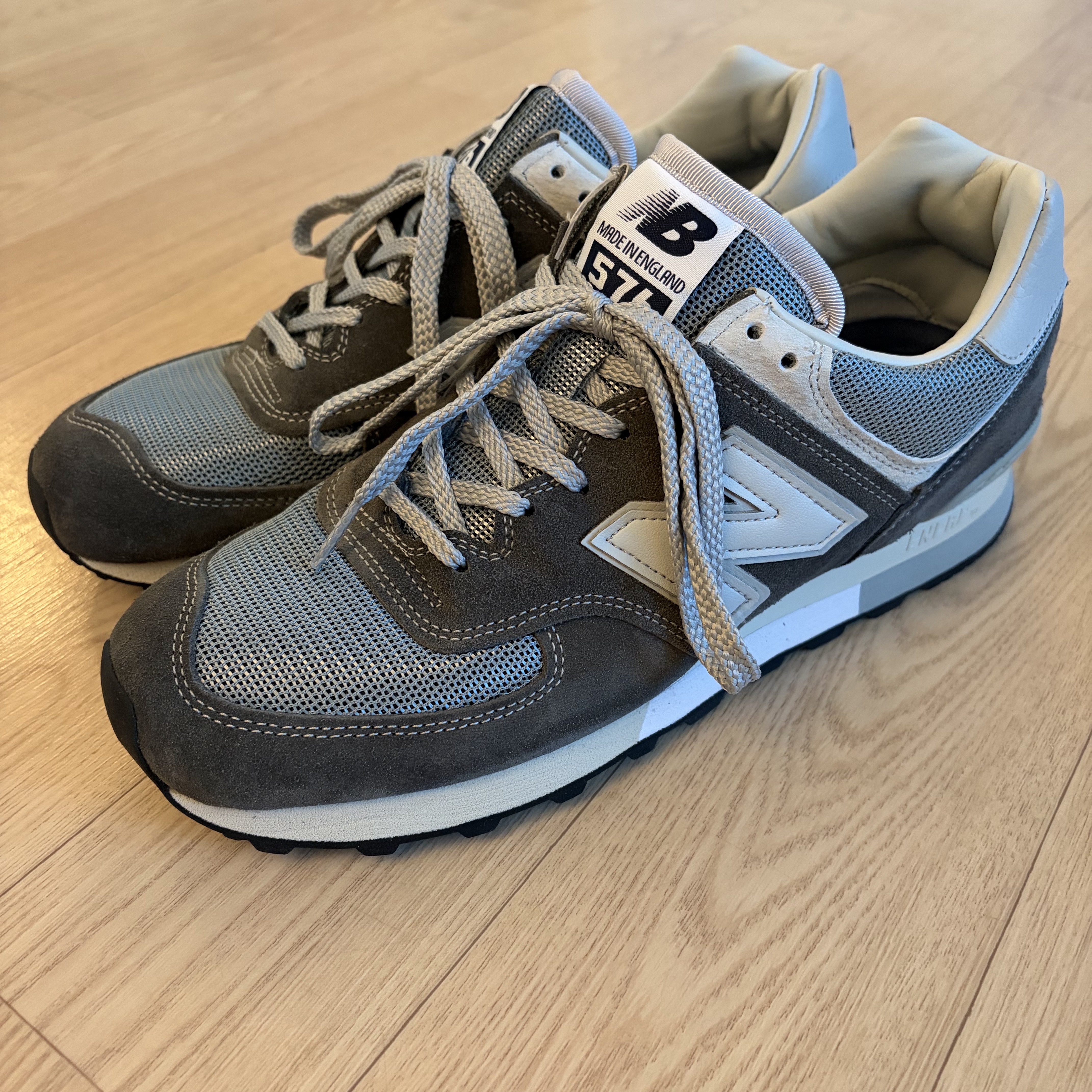 New Balance 576 Made in UK Grey 착용 스타일 - 2