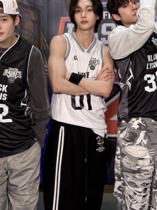 I FEEL LUCKY Ifl Crew Double Sweat Pants Black 착용 스타일