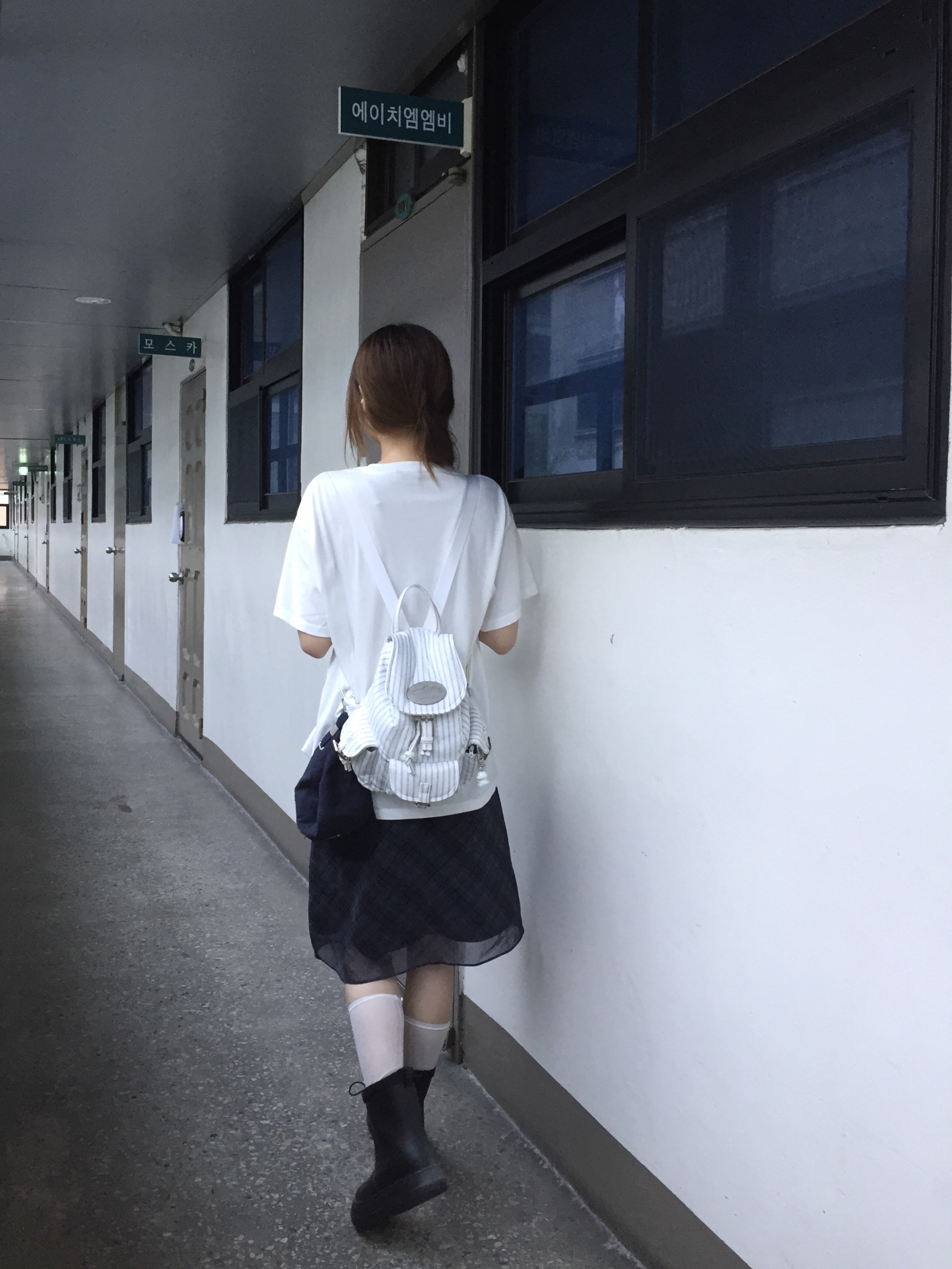 LOTS YOU Nostalgia Backpack Stripe Navy 착용 스타일 - 2