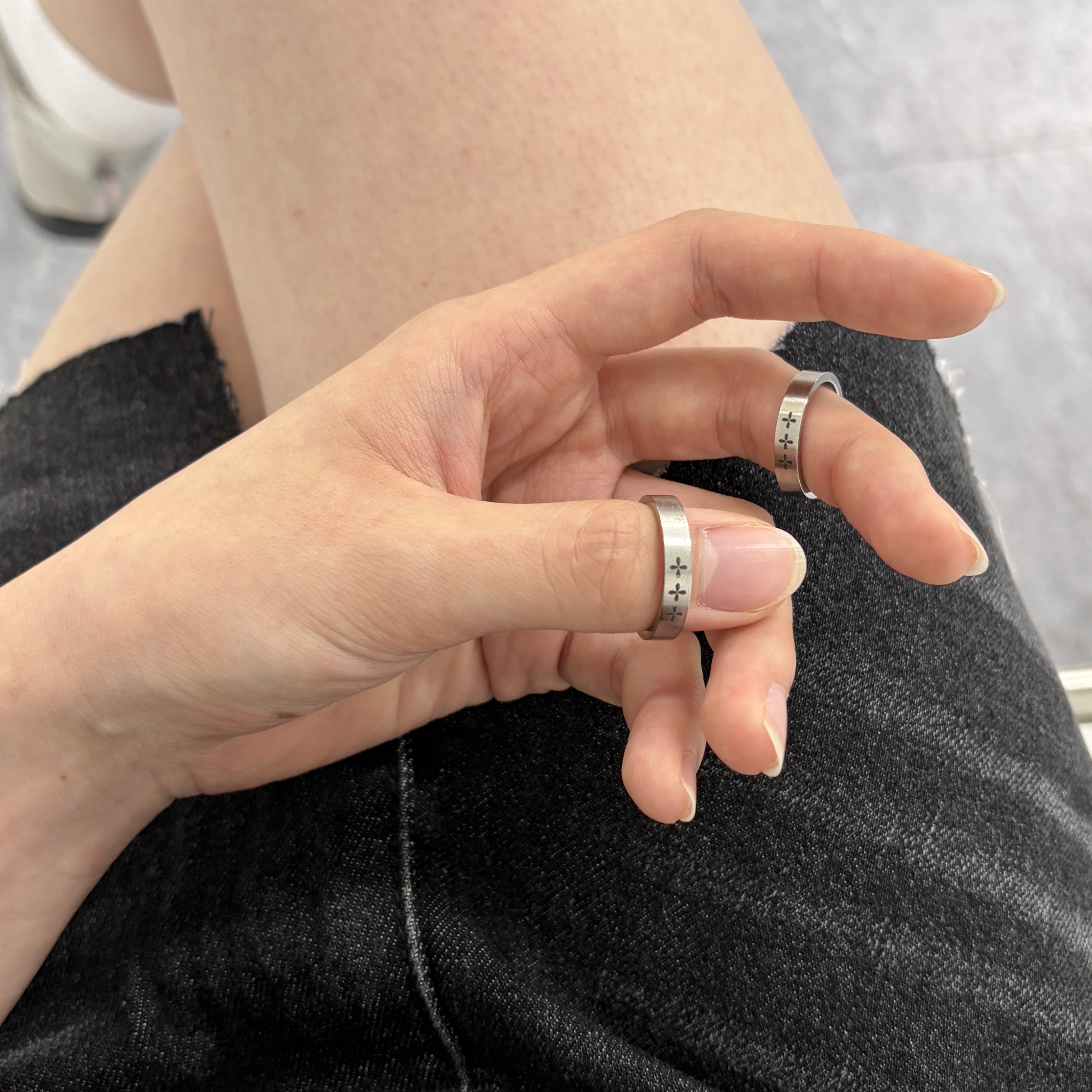 Riomeu Signature True Ring 4.0mm 착용 스타일 - 1