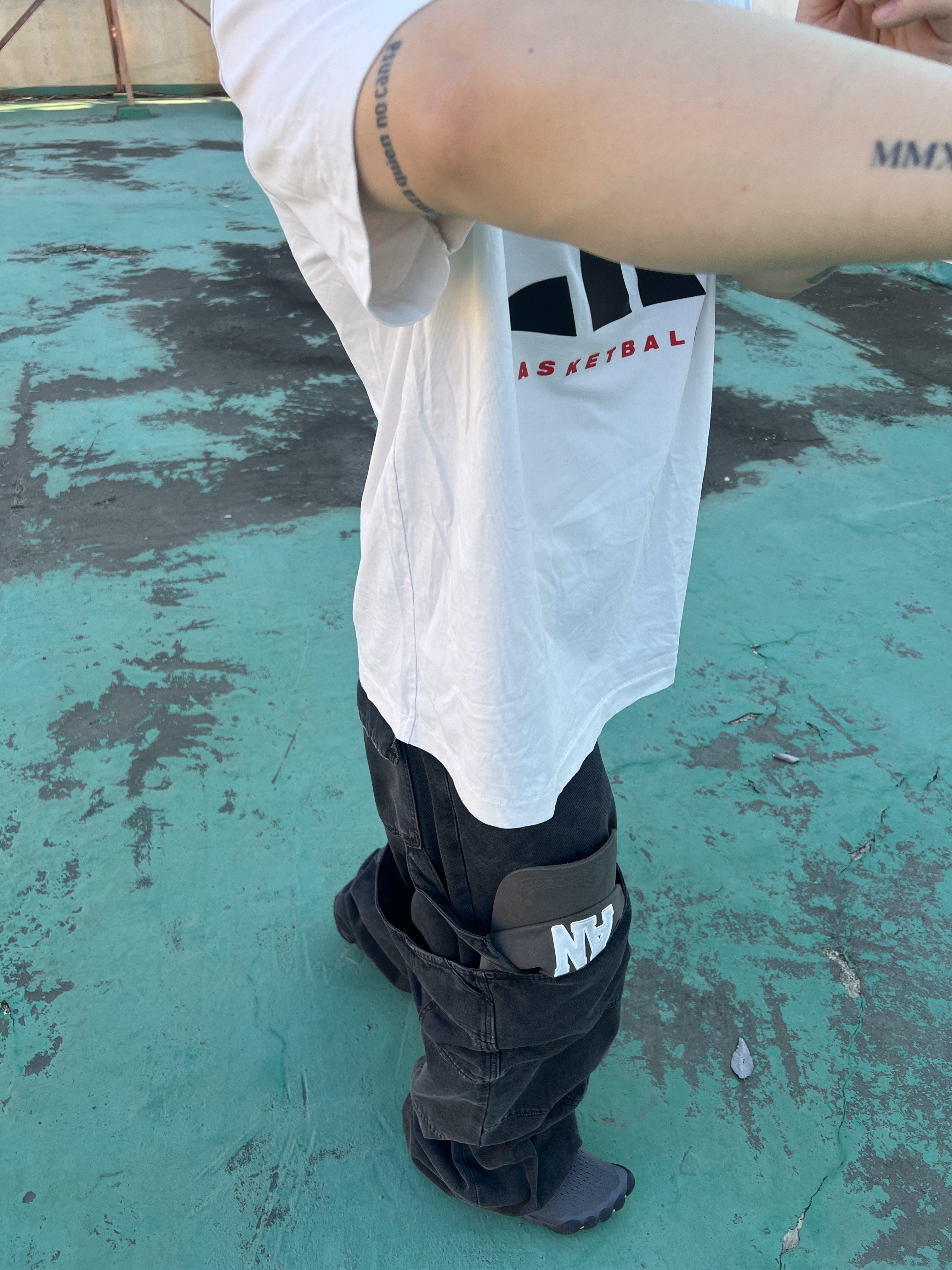 Nonnod Double knee cover pants Vintage black, Balenciaga Anatomic Runner Sneakers Grey 착용 스타일 - 1