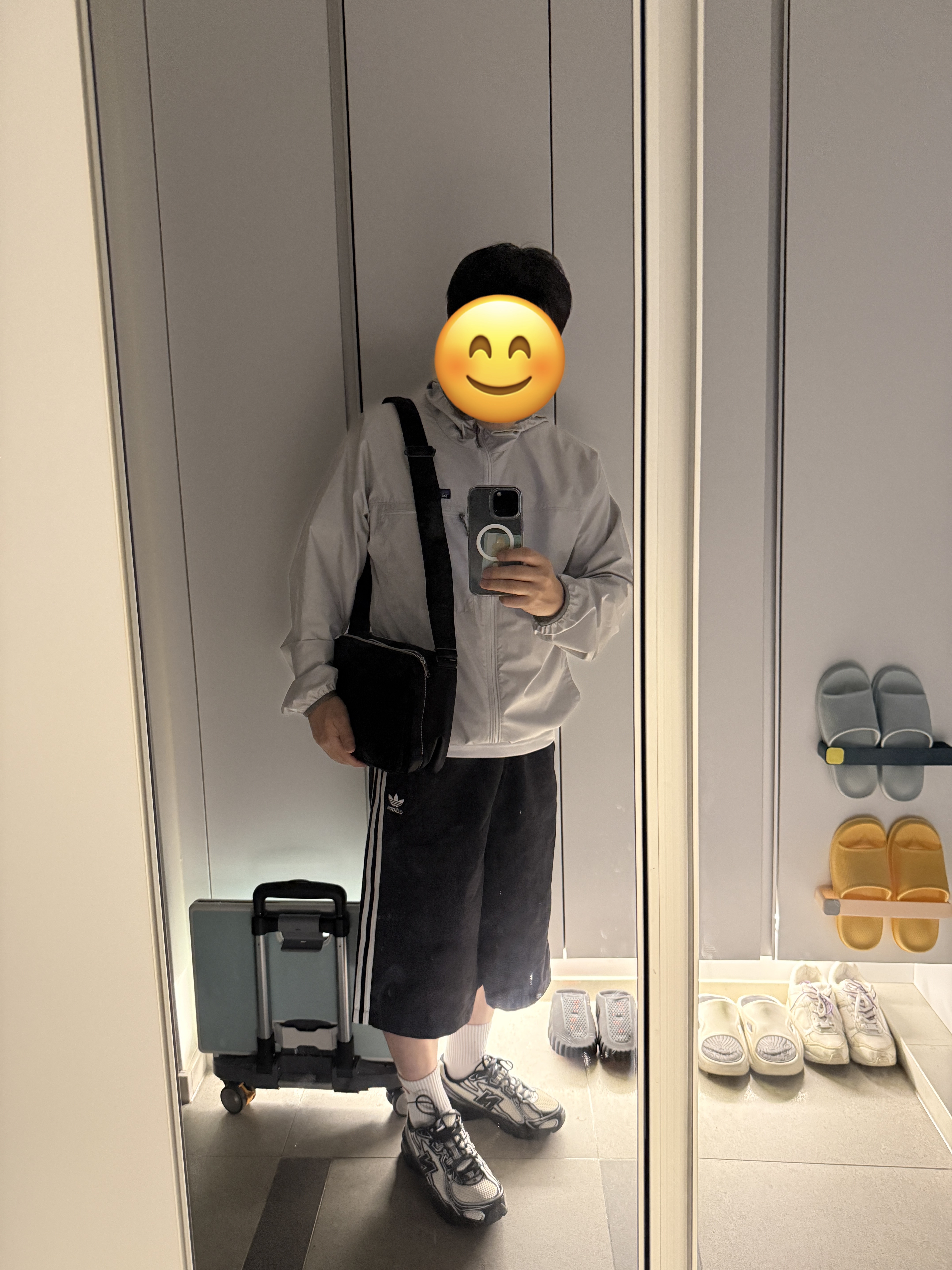 Adidas Originals Capri Shorts Black White - KR Sizing 착용 스타일