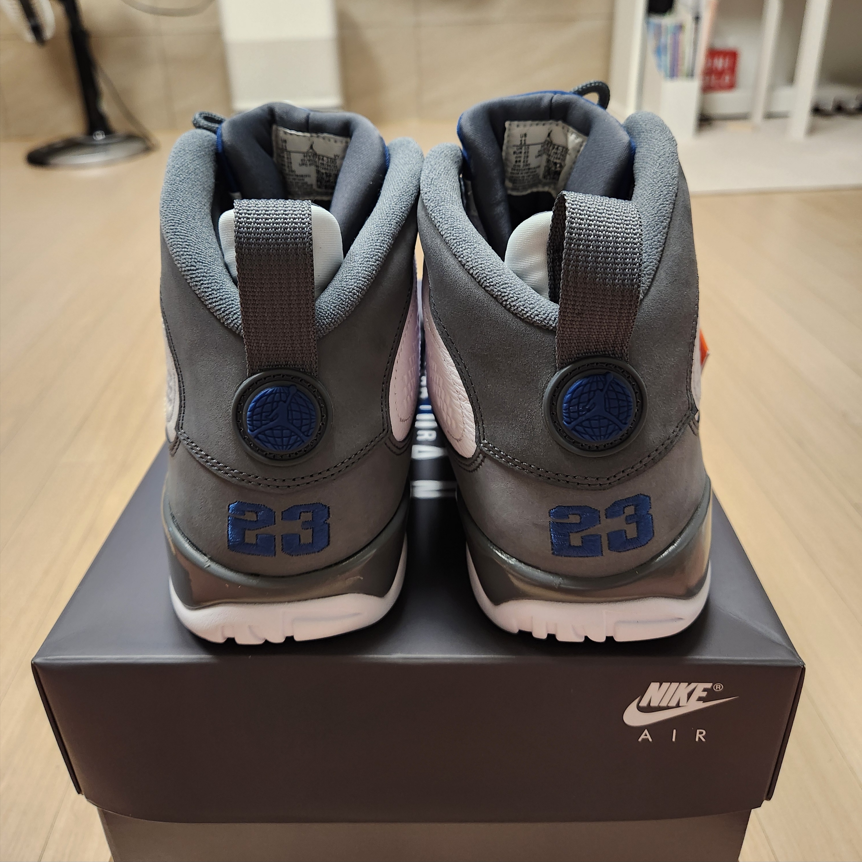 Jordan 9 Flint Grey and French Blue 착용 스타일 - 4