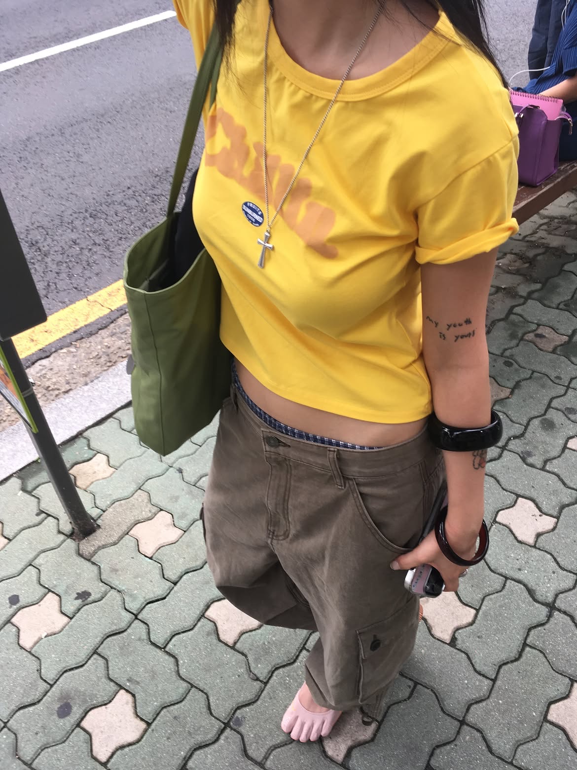 CHOWOO Vintage Military Capri Cargo Pants Washed Khaki, CHOWOO Vintage Military Capri Cargo Pants Washed Beige 착용 스타일 - 4