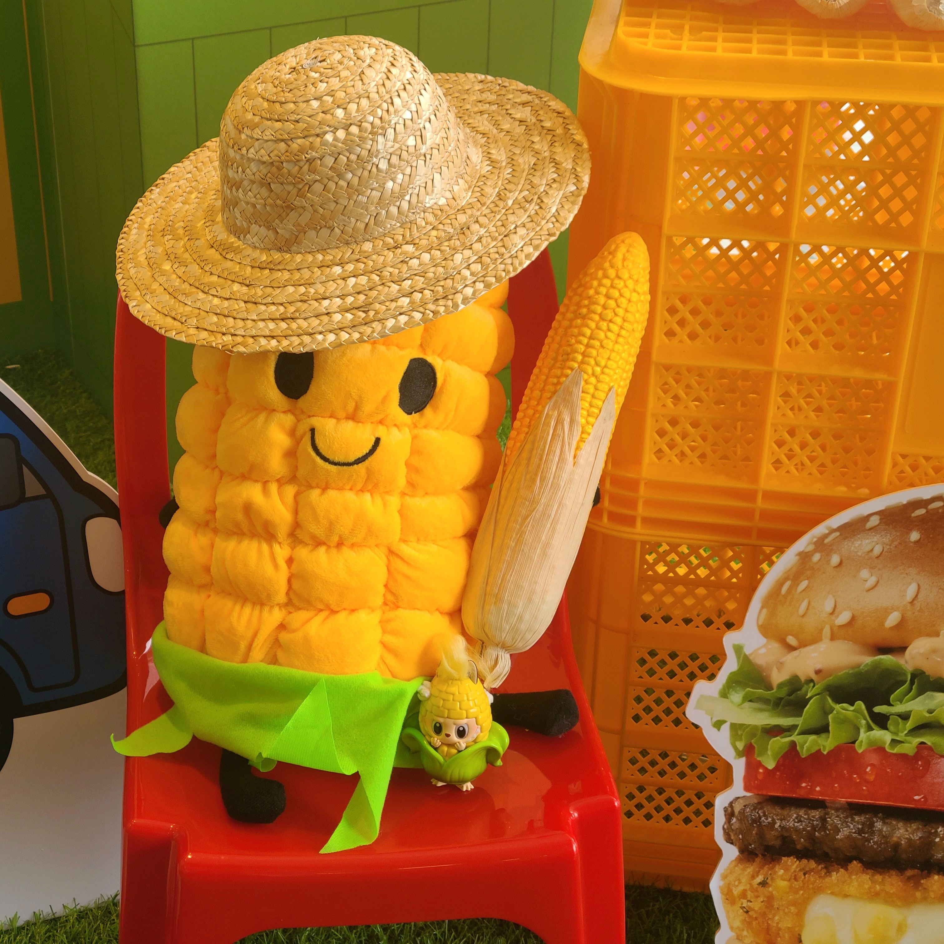 McDonald's Taste of Korea Mr.Chungju Corn Clicker, Pop Mart Labubu The Monsters Wacky Mart Series Figures Corn (Opened Case) 착용 스타일 - 3