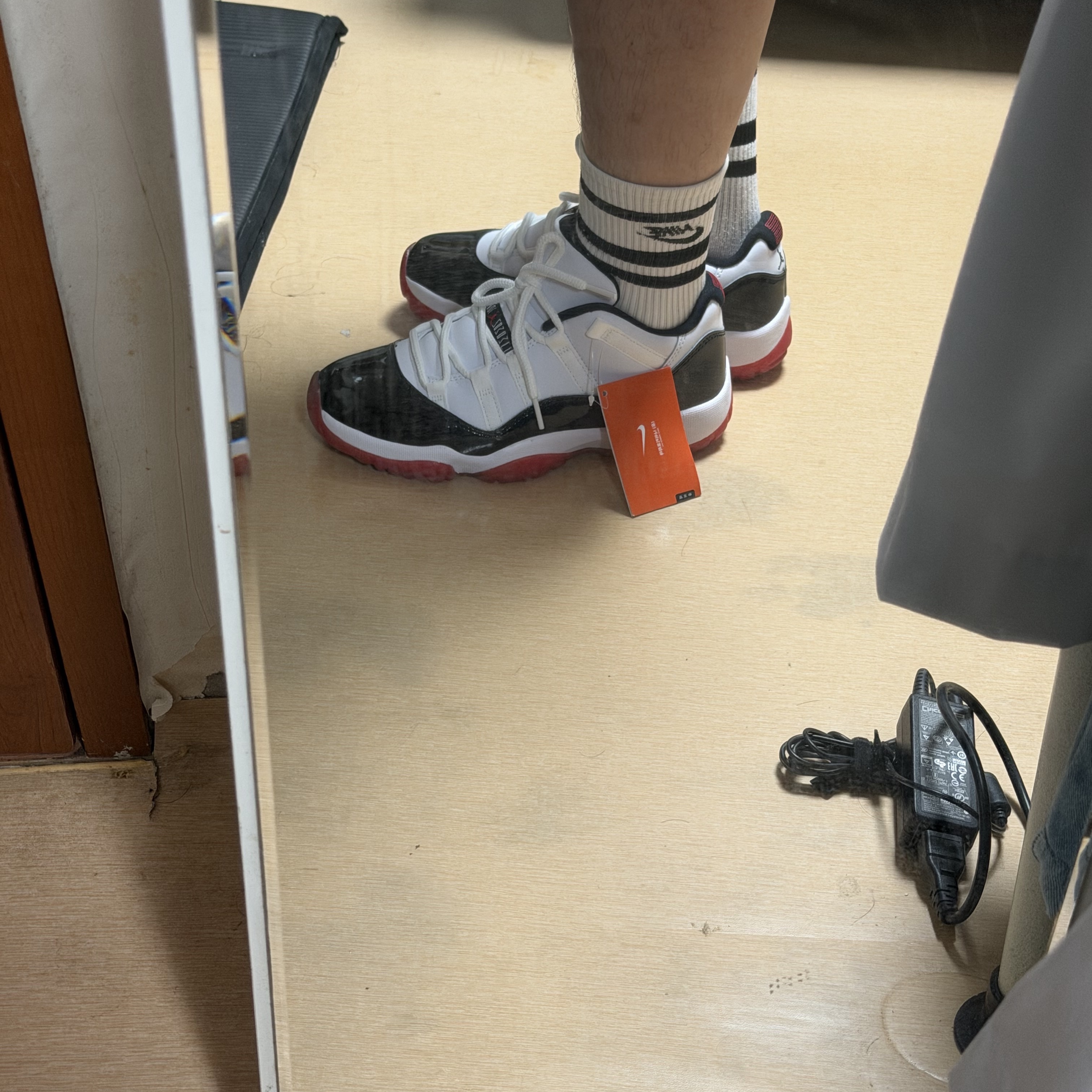 Jordan 11 Retro Low Concord Bred 착용 스타일 - 5