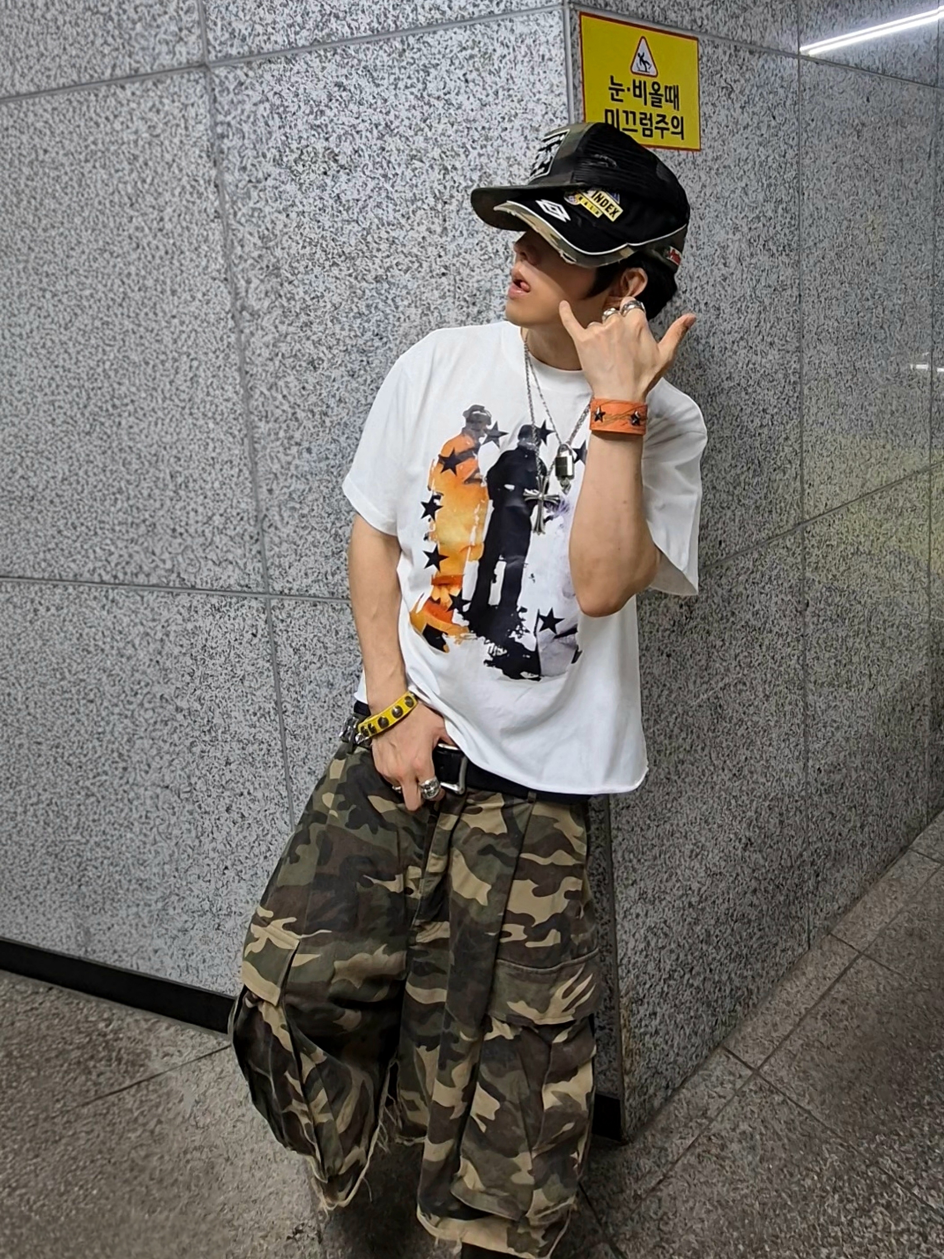 Undermycar Mu.47 Anti Fxxking Logo Play Big Cargo Camo Shorts Camo Mocha, Project G/R Wide Shaft Boots Black 착용 스타일 - 2