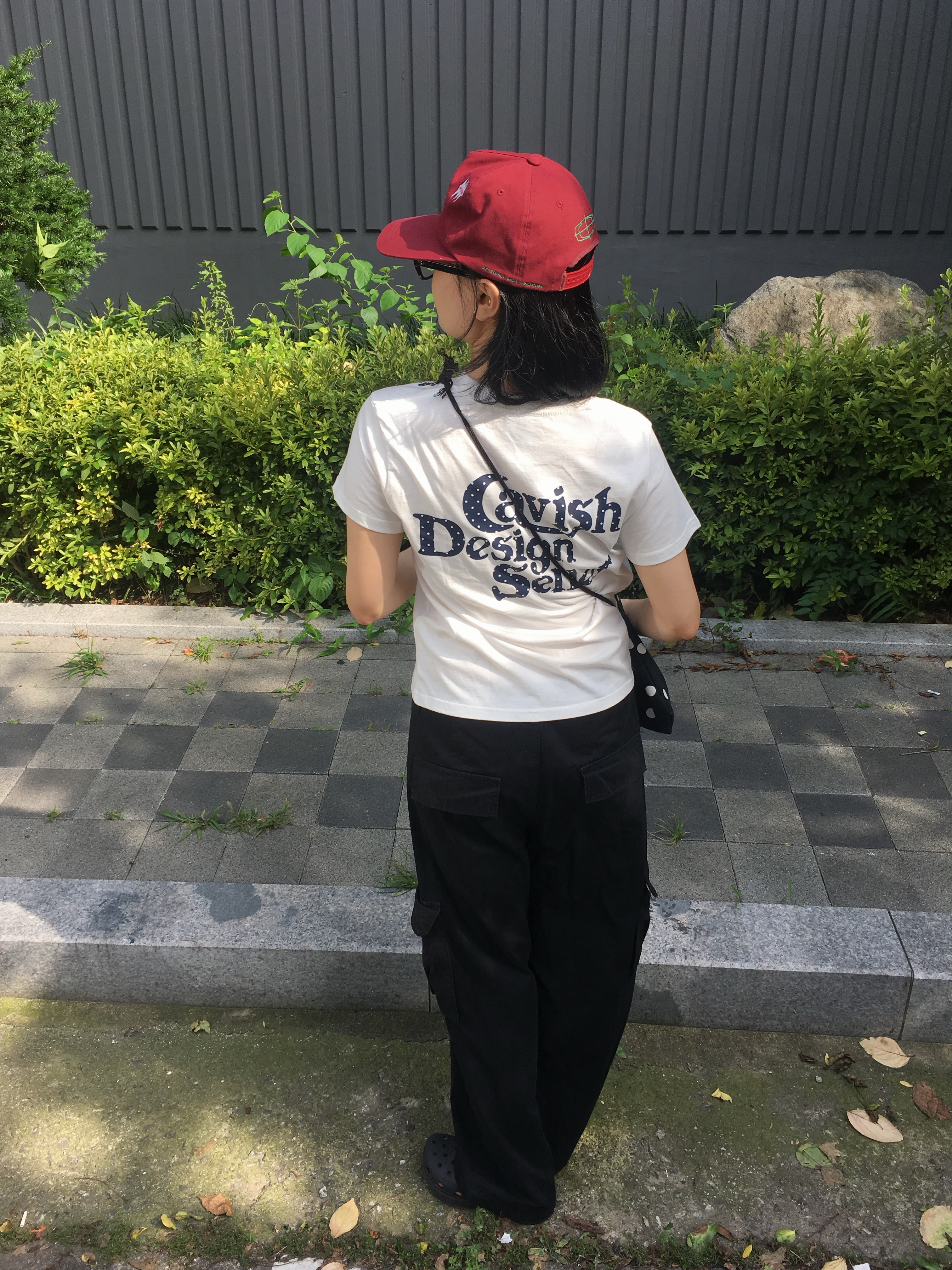 CAVISH W Star Seller Logo SS Tee White, (W) Crocs Classic Platform Clog Black 착용 스타일 - 6