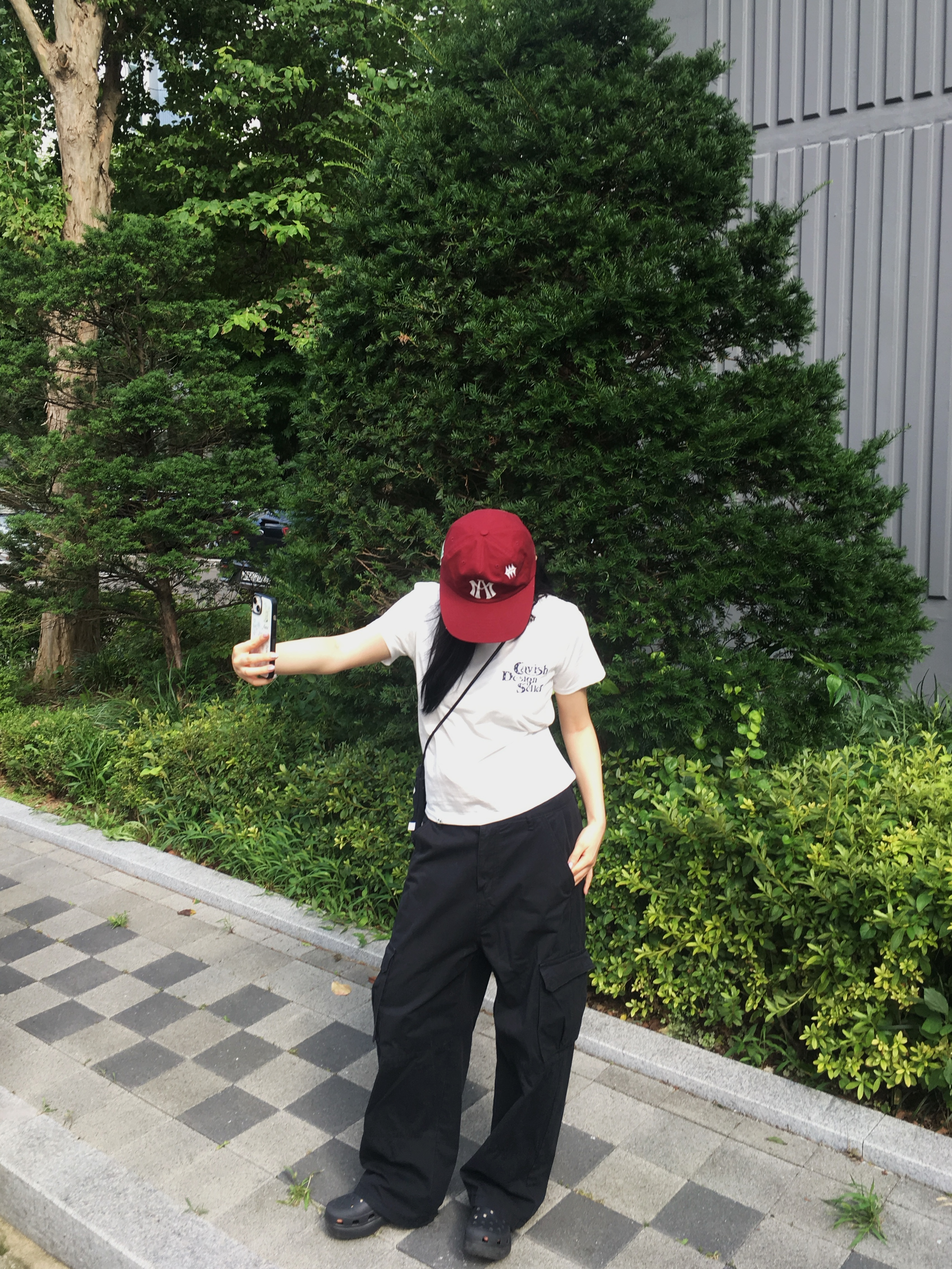 (W) Crocs Classic Platform Clog Black, CAVISH W Star Seller Logo SS Tee White 착용 스타일 - 2
