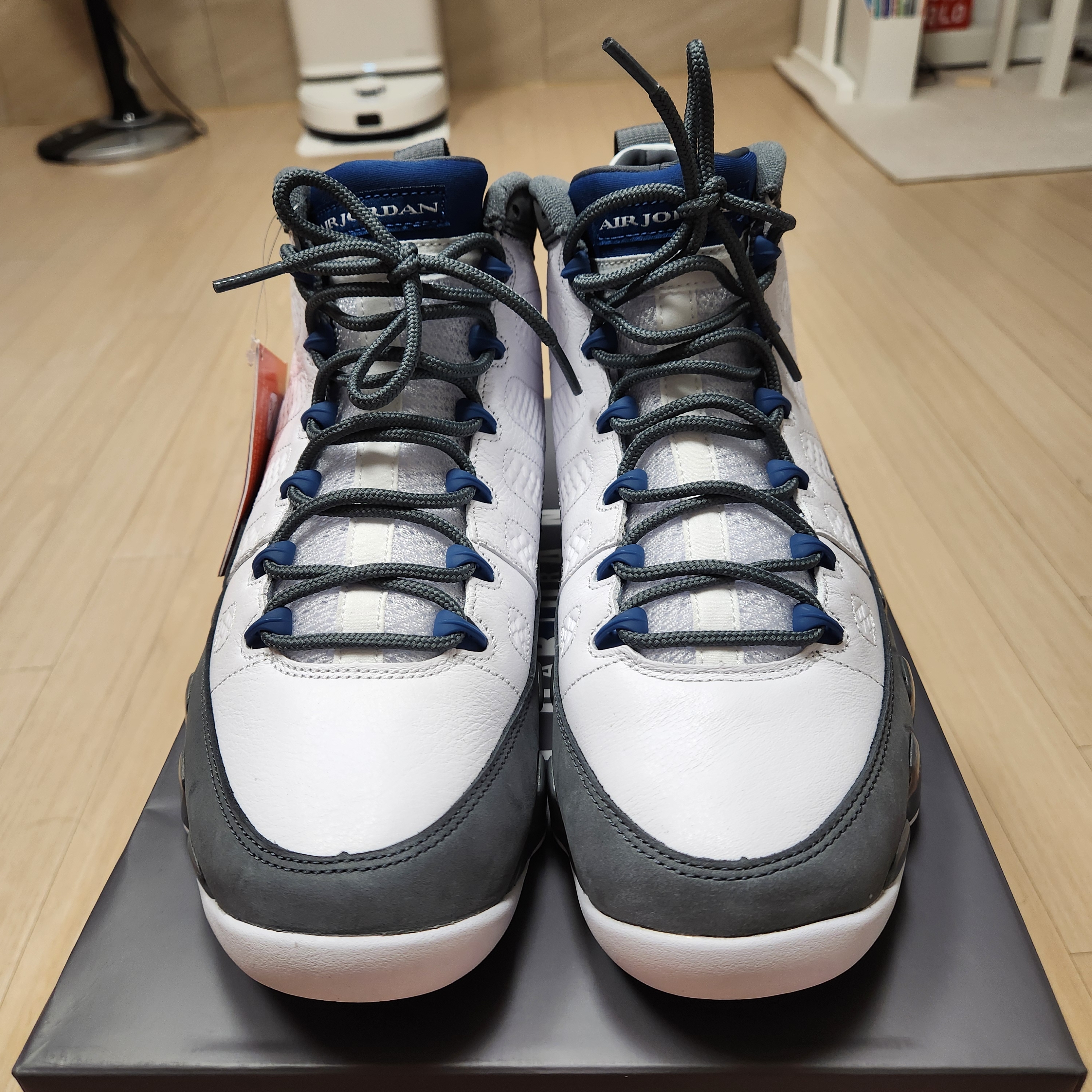 Jordan 9 Flint Grey and French Blue 착용 스타일 - 3
