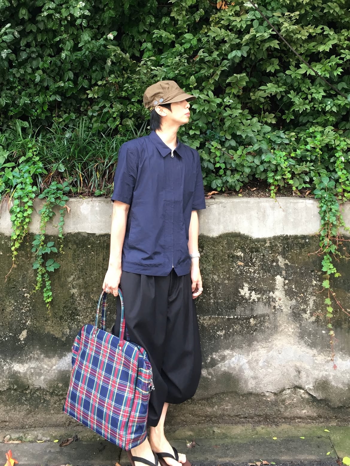 CHOWOO Field Panel Paper Half Shacket Navy 착용 스타일 - 3