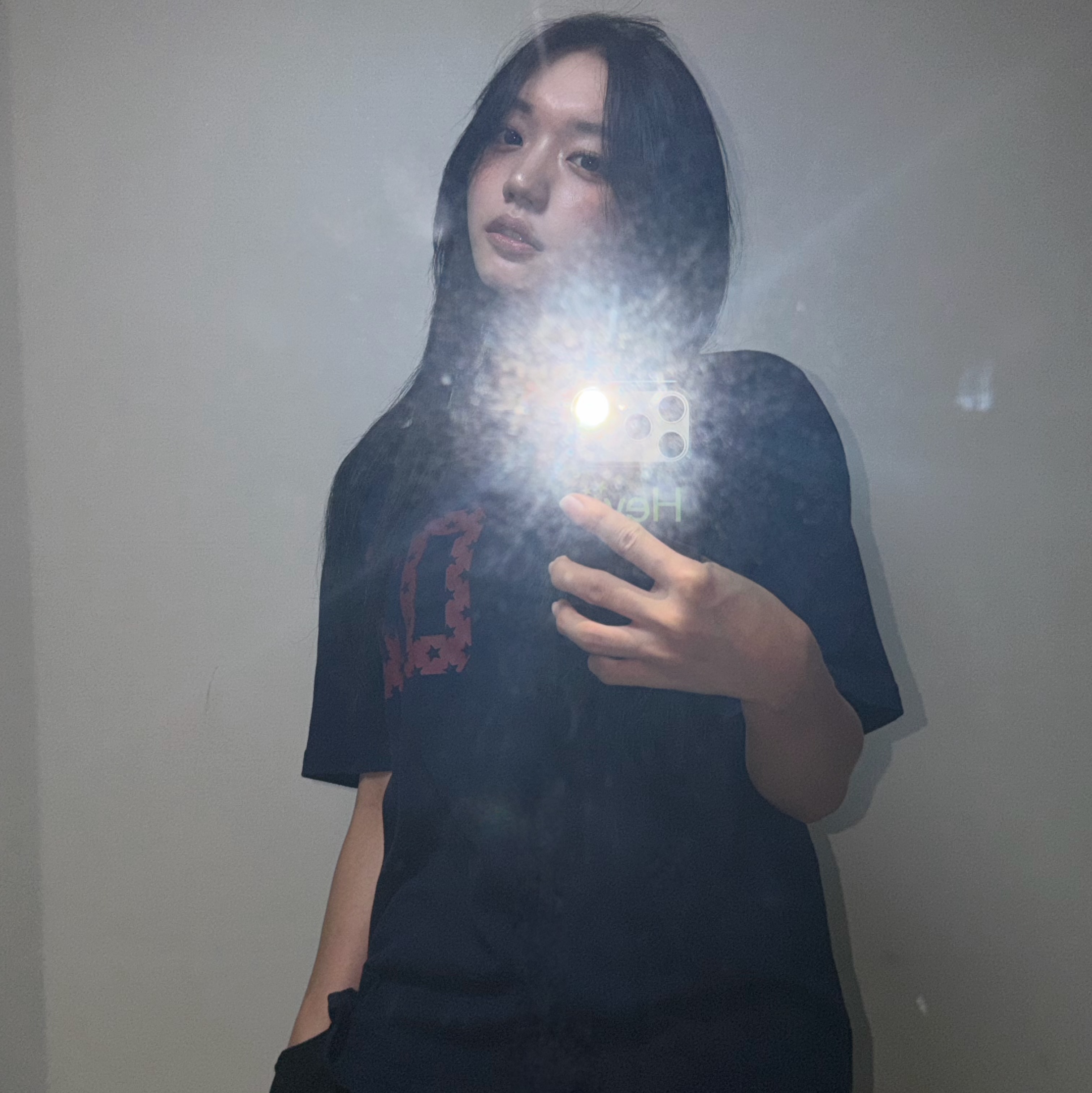 AMOU 03 Half T-Shirts Navy, AMOU 03 Half T-Shirts Black 착용 스타일 - 2