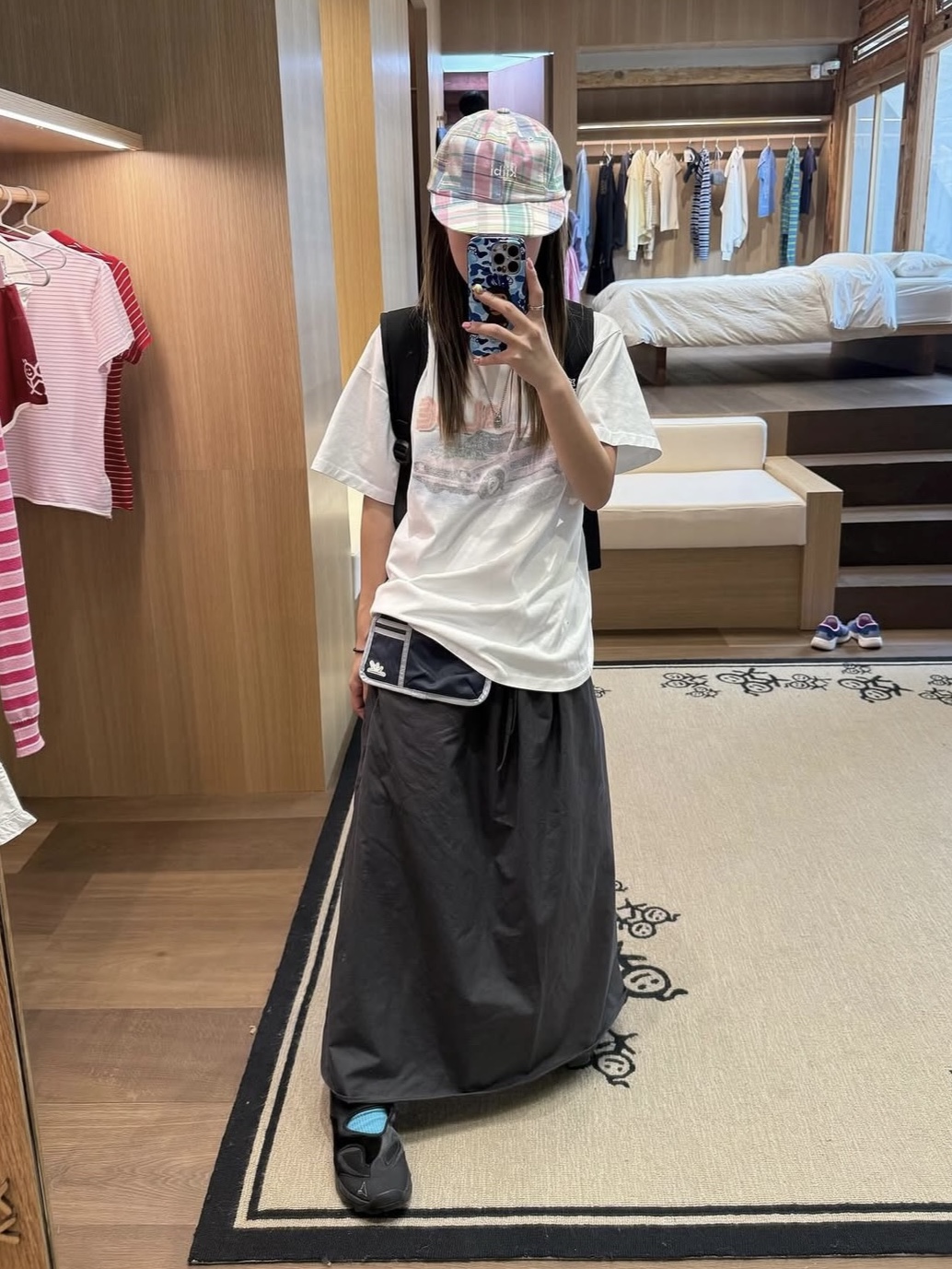 [더블적립] sunlovetour Noddy Pouch Bag Navy, Roa Hiking Sandal Black 착용 스타일