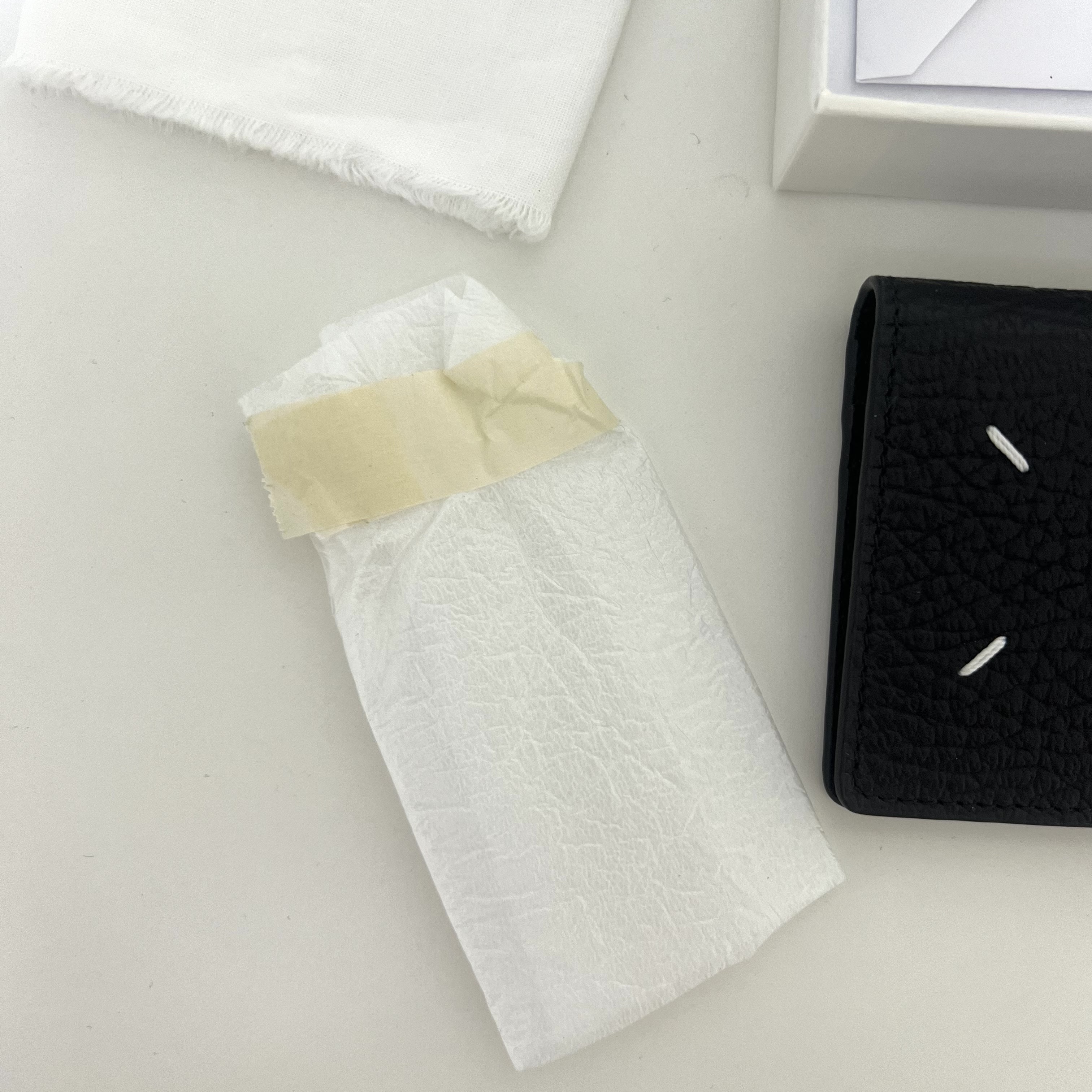 Maison Margiela Keyring Wallet Black 착용 스타일 - 2