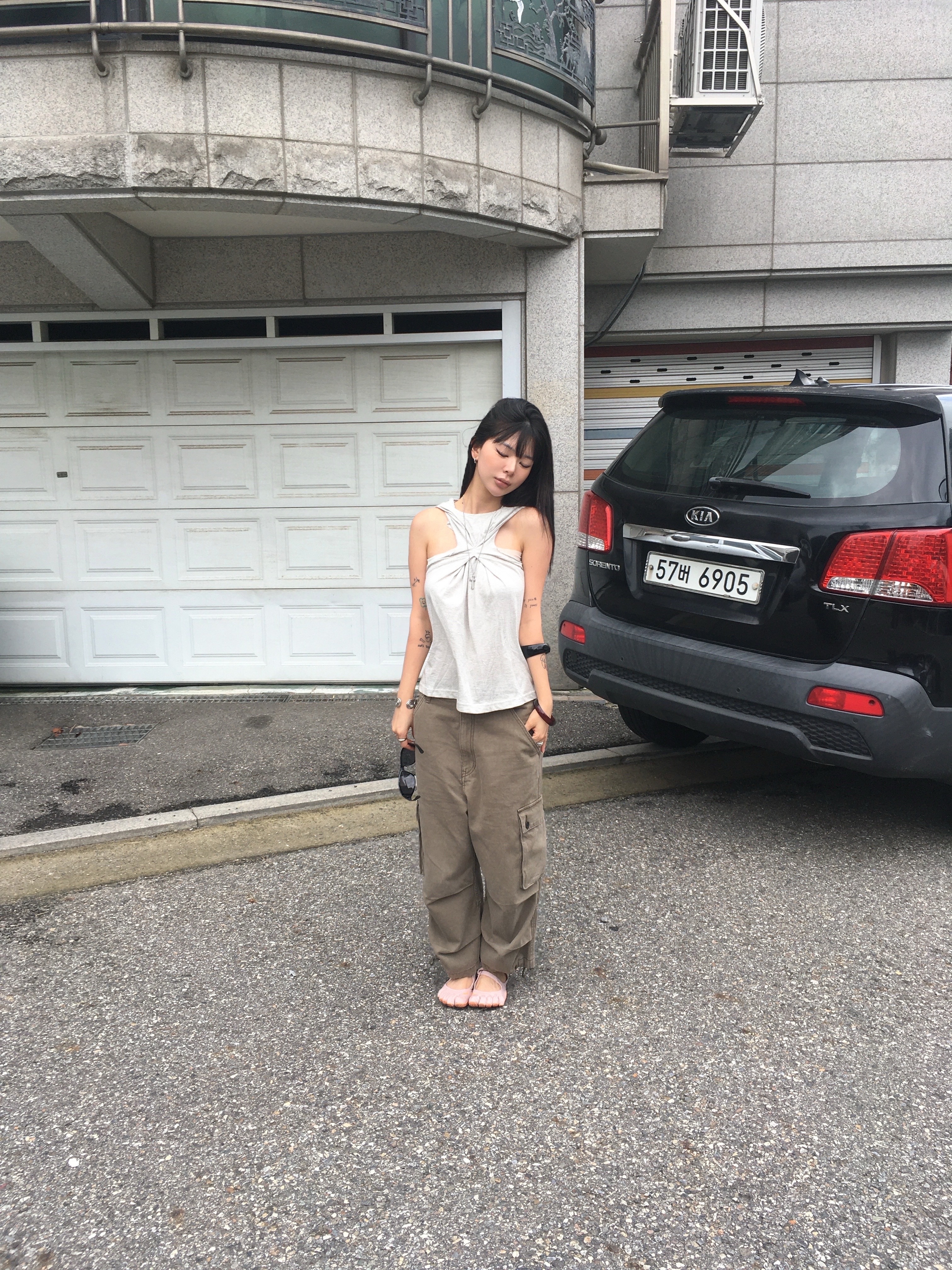 CHOWOO Vintage Military Capri Cargo Pants Washed Khaki, CHOWOO Vintage Military Capri Cargo Pants Washed Beige 착용 스타일 - 2
