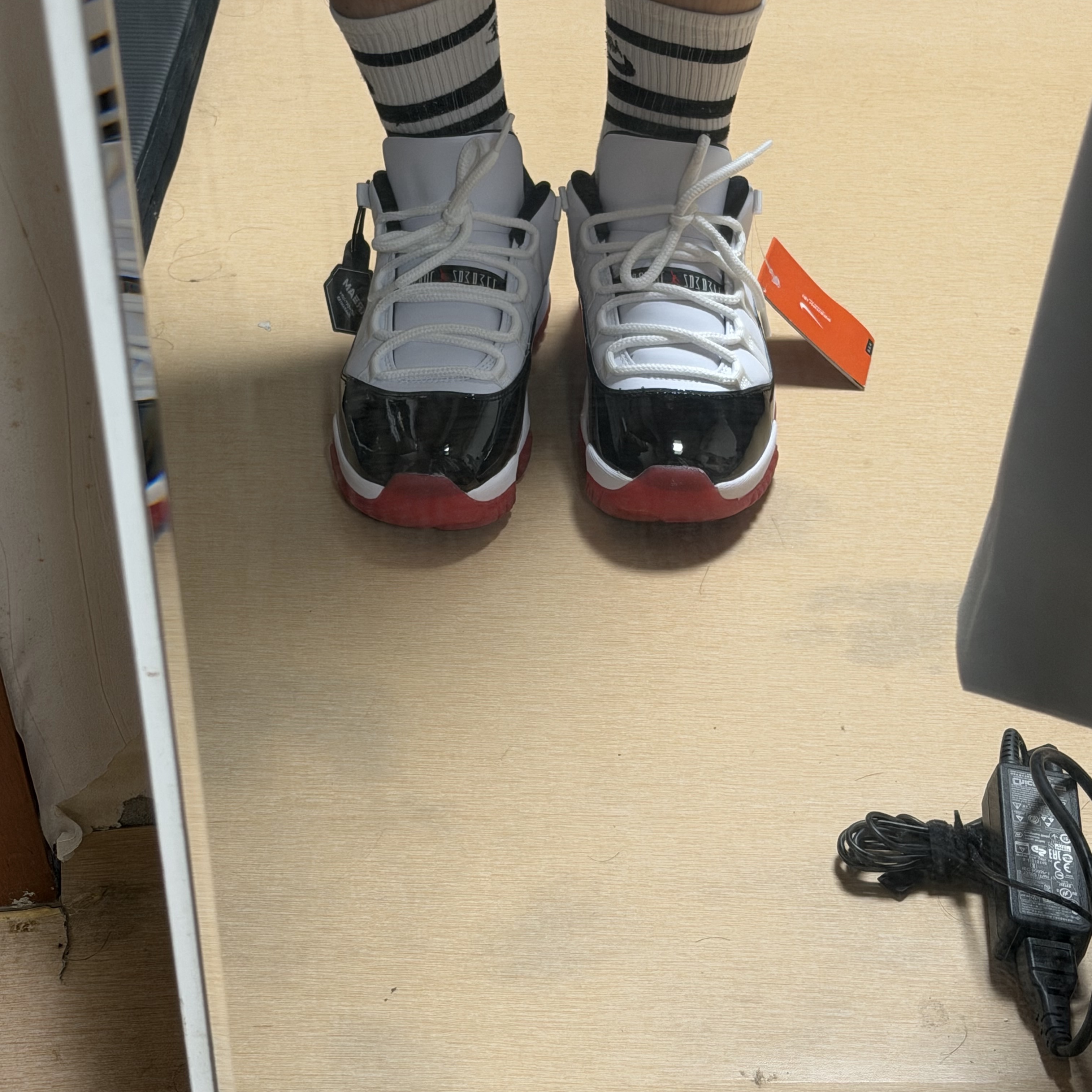 Jordan 11 Retro Low Concord Bred 착용 스타일 - 4