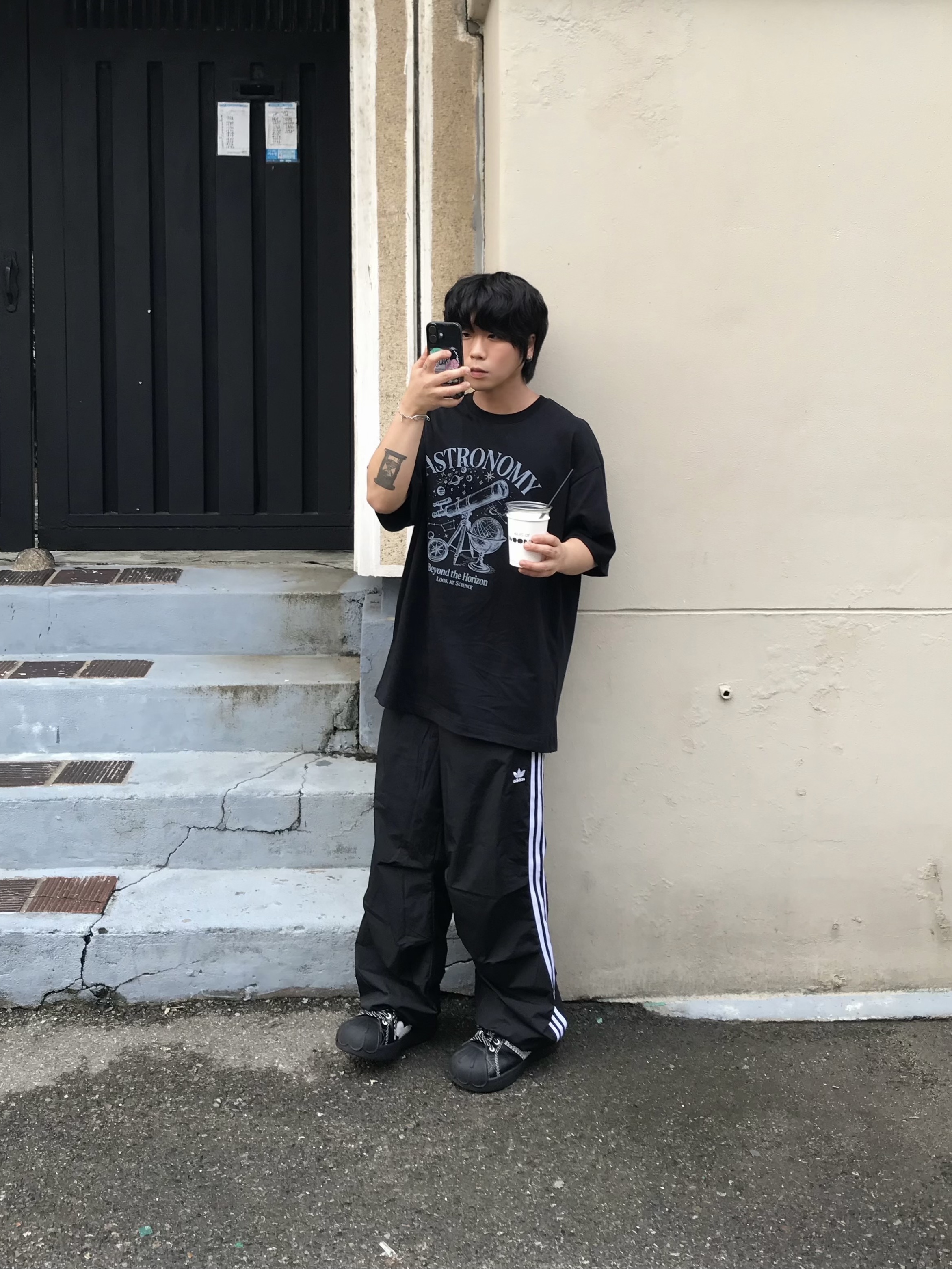 (W) Adidas 3-Stripes Woven Parachute Pants Black - KR Sizing 착용 스타일 - 1