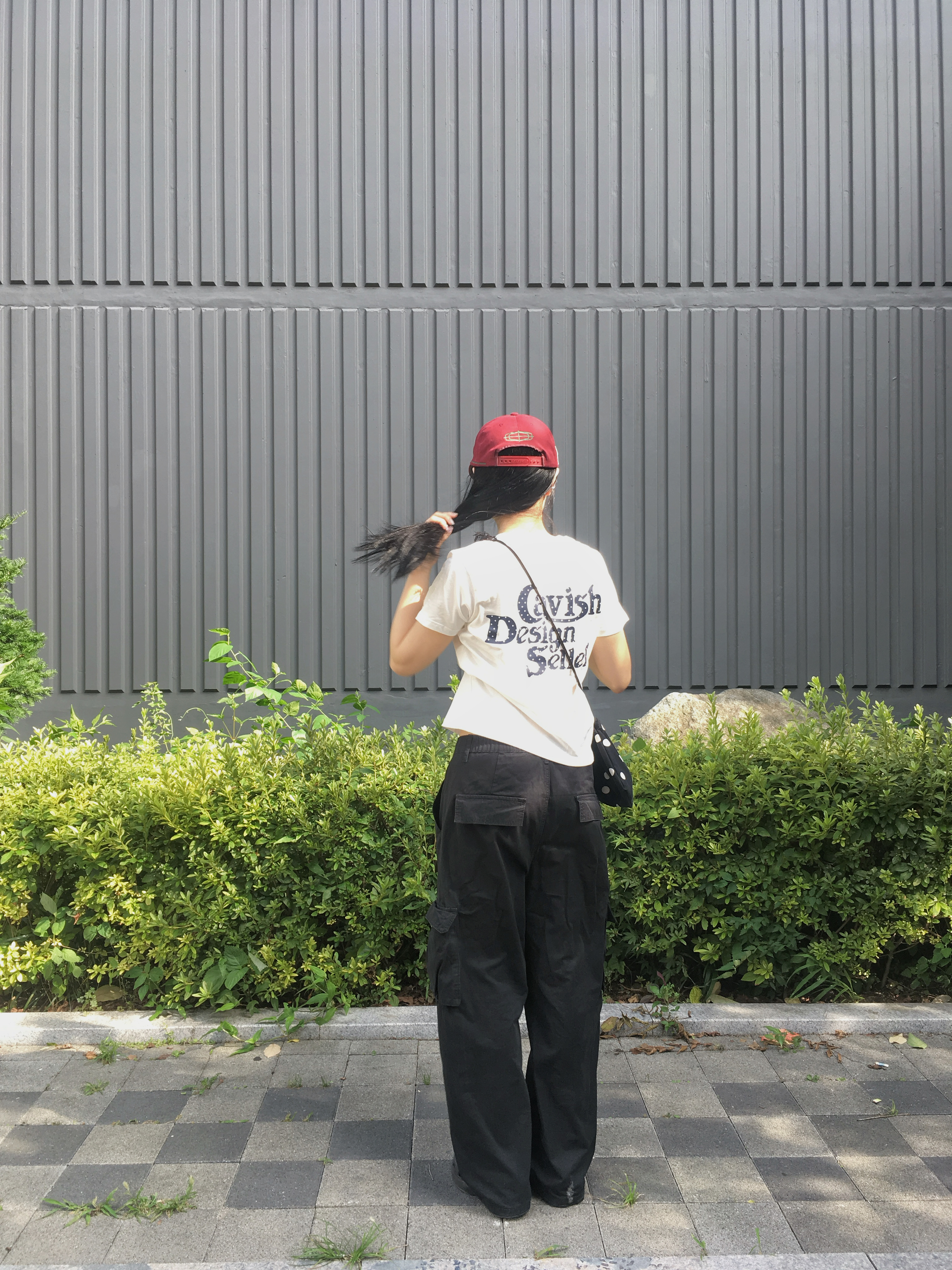 CAVISH W Star Seller Logo SS Tee White, (W) Crocs Classic Platform Clog Black 착용 스타일 - 9