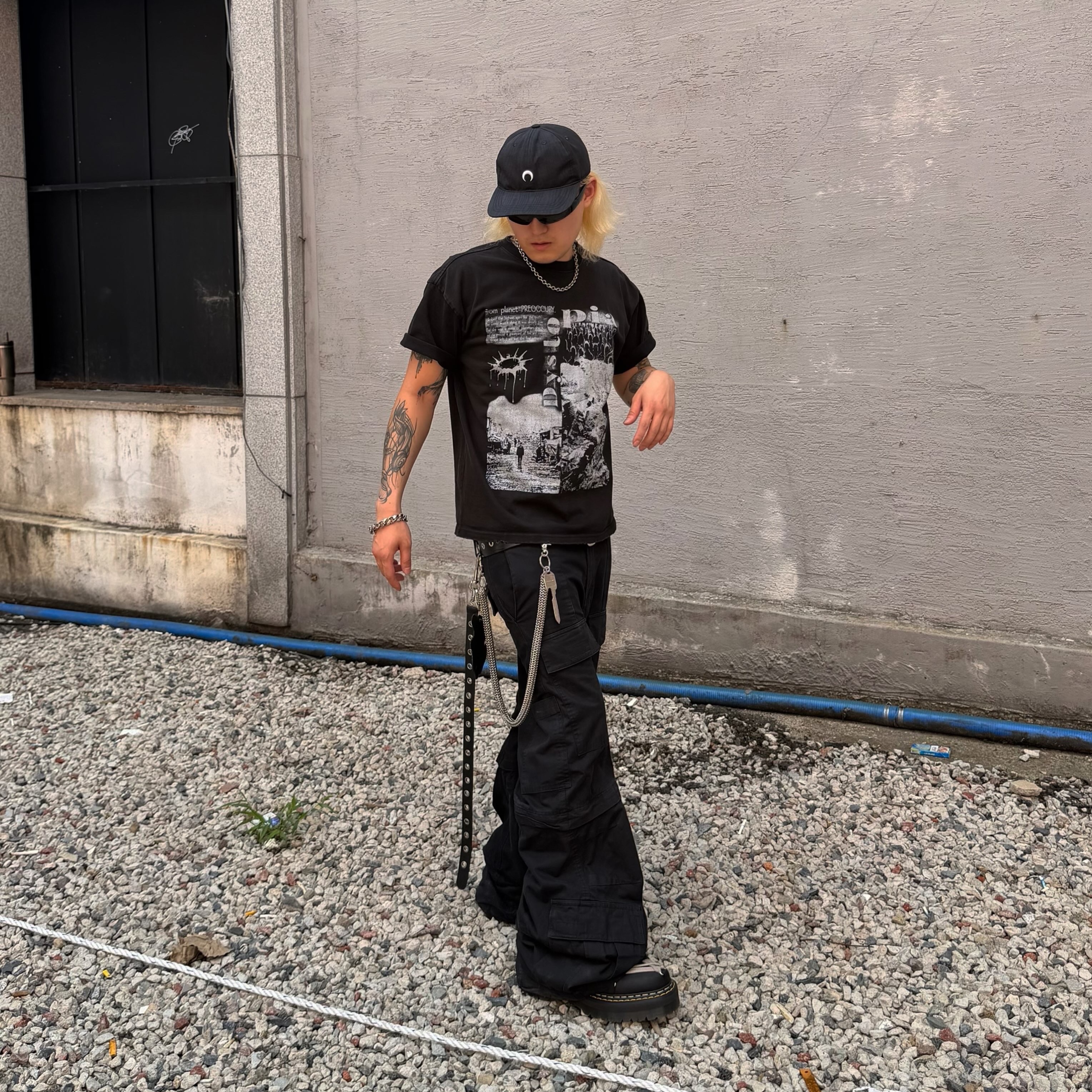 preoccupy Dystopia Planet T-shirt, Dr. Martens x Rick Owens 1460 Quad Sole Mega Lace Boots Black 착용 스타일 - 5