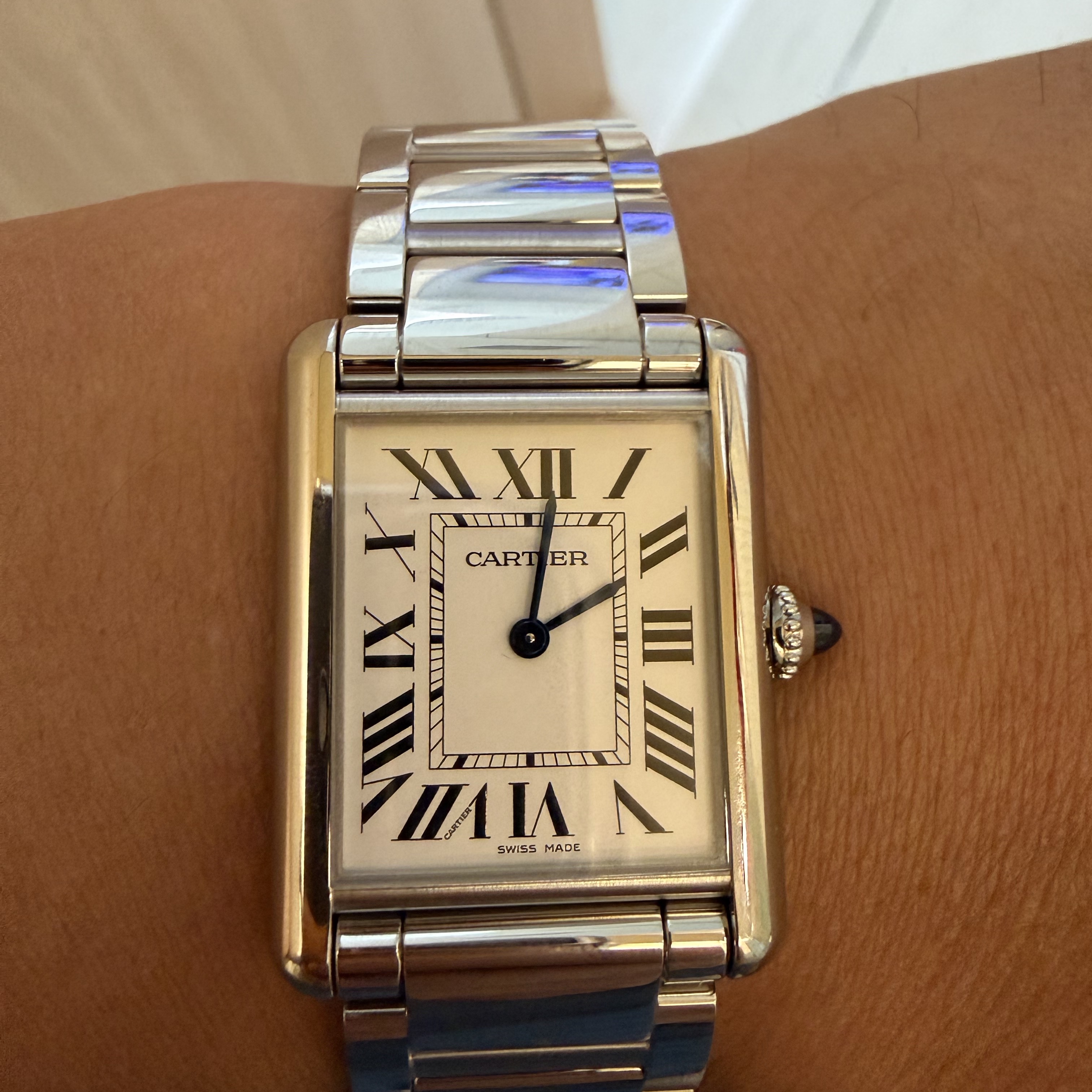 Cartier Tank Must Watch Large Quartz Steel Bracelet Steel 착용 스타일