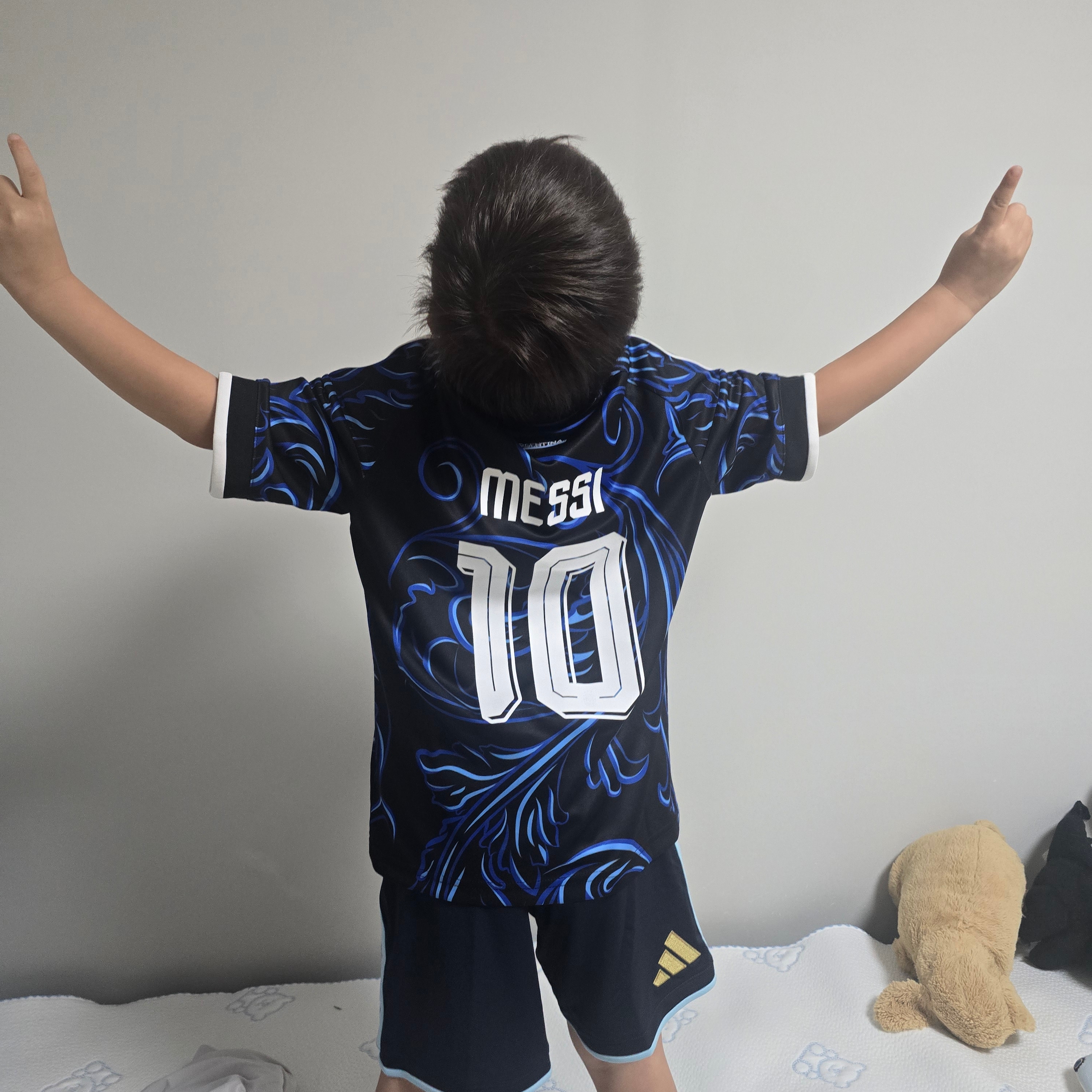Adidas Argentina 2026 Home Authentic Jersey White Icey Blue - KR Sizing (Non Marking Ver.), Adidas Argentina 2026 Away Jersey Black Lucid Blue - KR Sizing (Non Marking Ver.) 착용 스타일 - 5