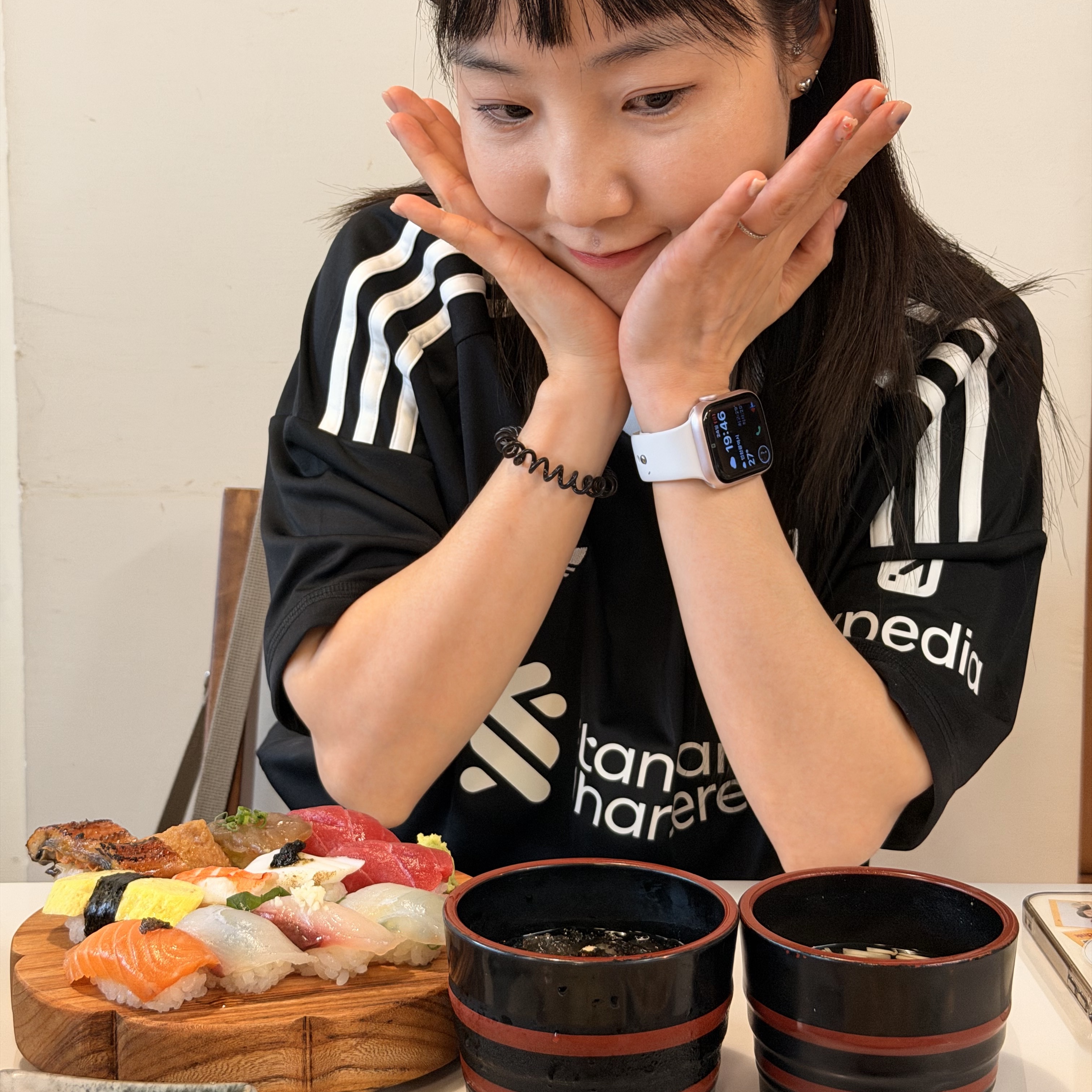 Adidas Liverpool FC 25/26 Third Goalkeeper Jersey Black - KR Sizing (Non Marking Ver.), Apple Watch Series SE 3rd 40mm GPS Starlight Aluminum Case with Sport Band S/M Starlight (Korean Ver.) 착용 스타일