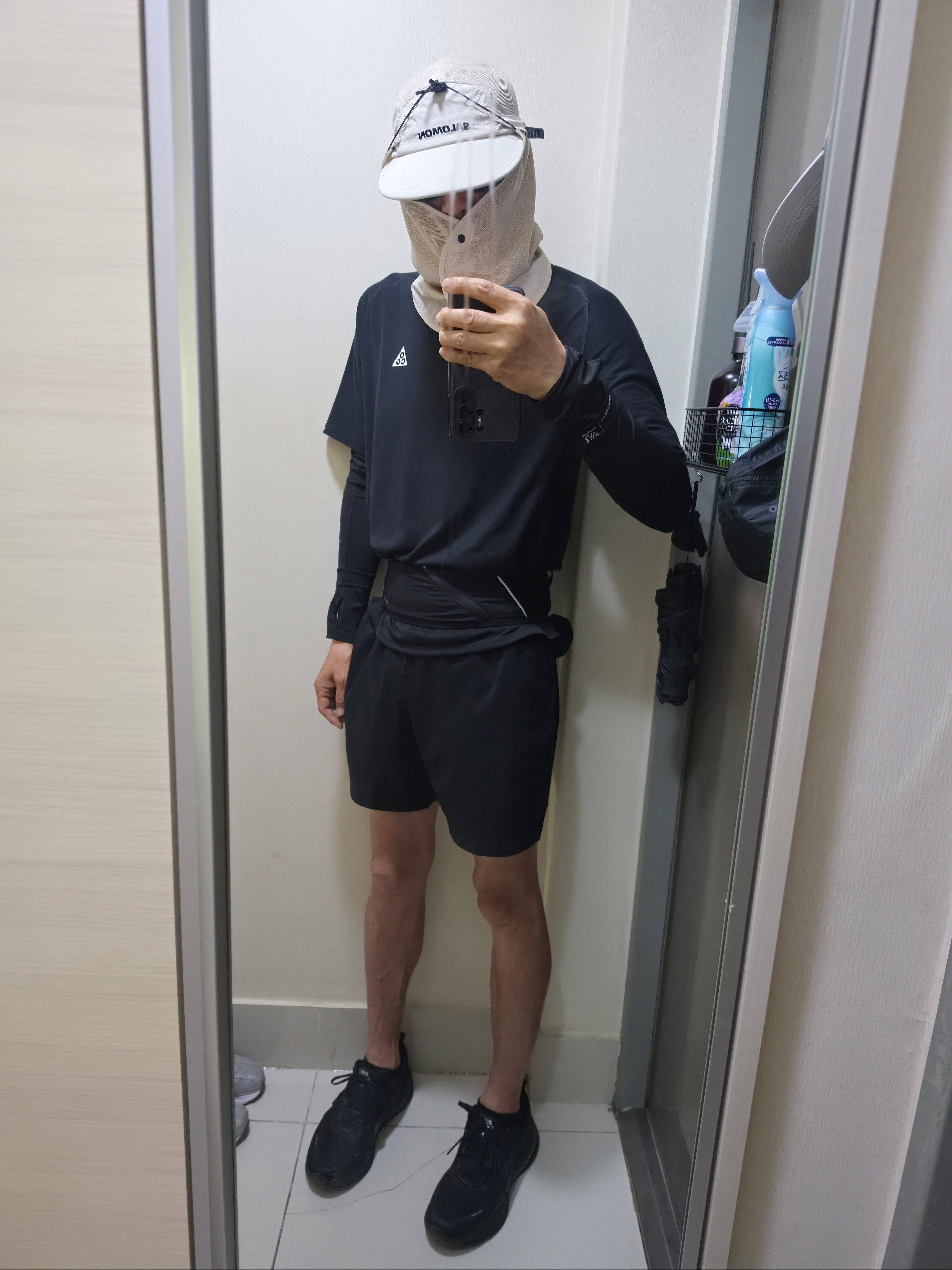 Salomon Pulse Belt Black 착용 스타일