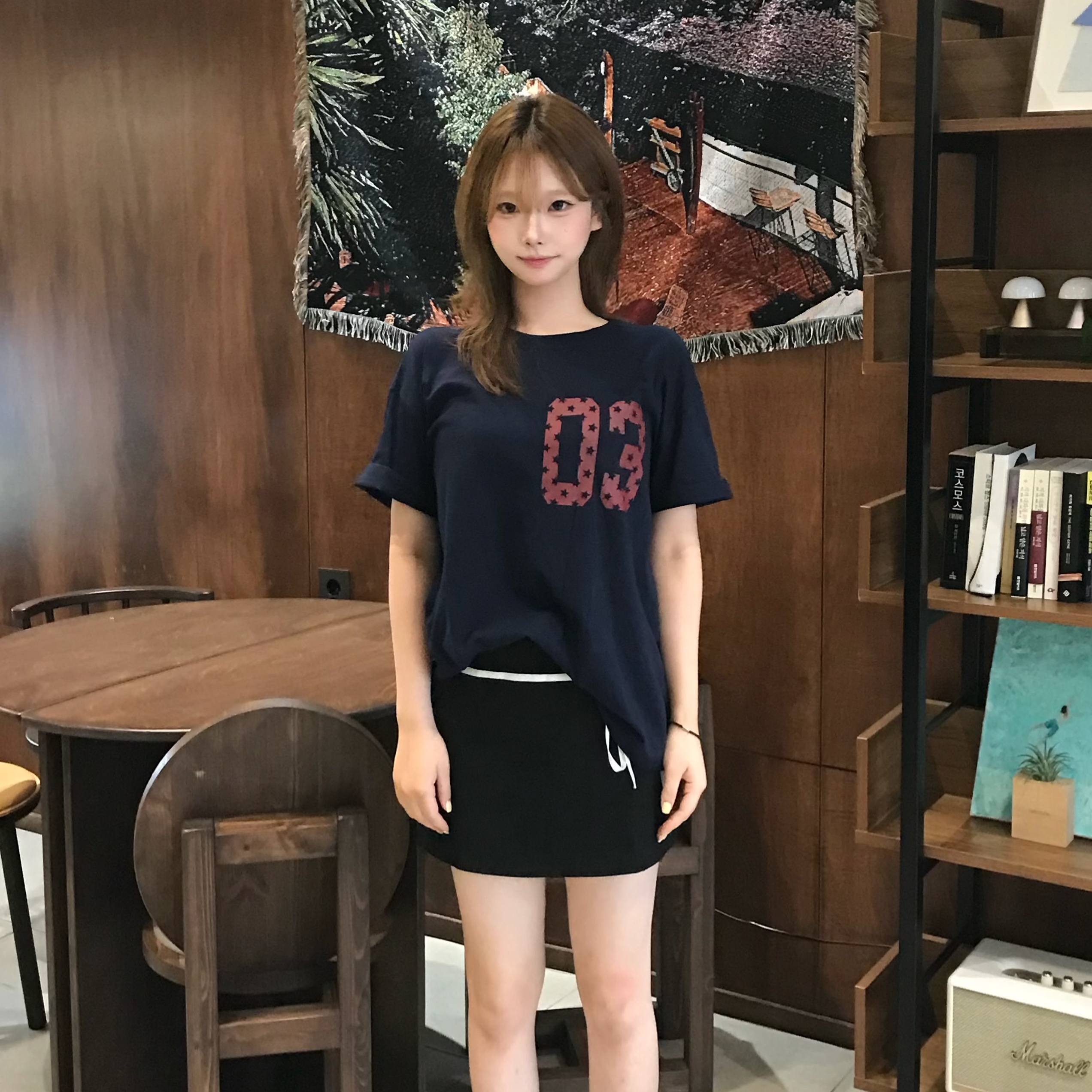 AMOU 03 Half T-Shirts Navy, AMOU 03 Half T-Shirts Black 착용 스타일 - 3