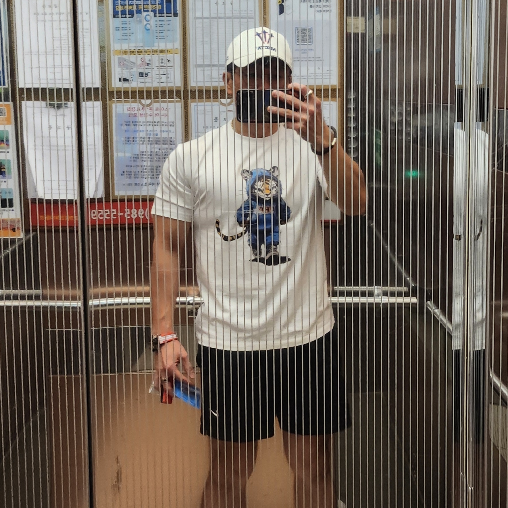 Nike x Drake Nocta NRG LU L91 Cap White, Nike x Drake Nocta Cardinal Fleece Shorts Black White - Asia 착용 스타일 - 4